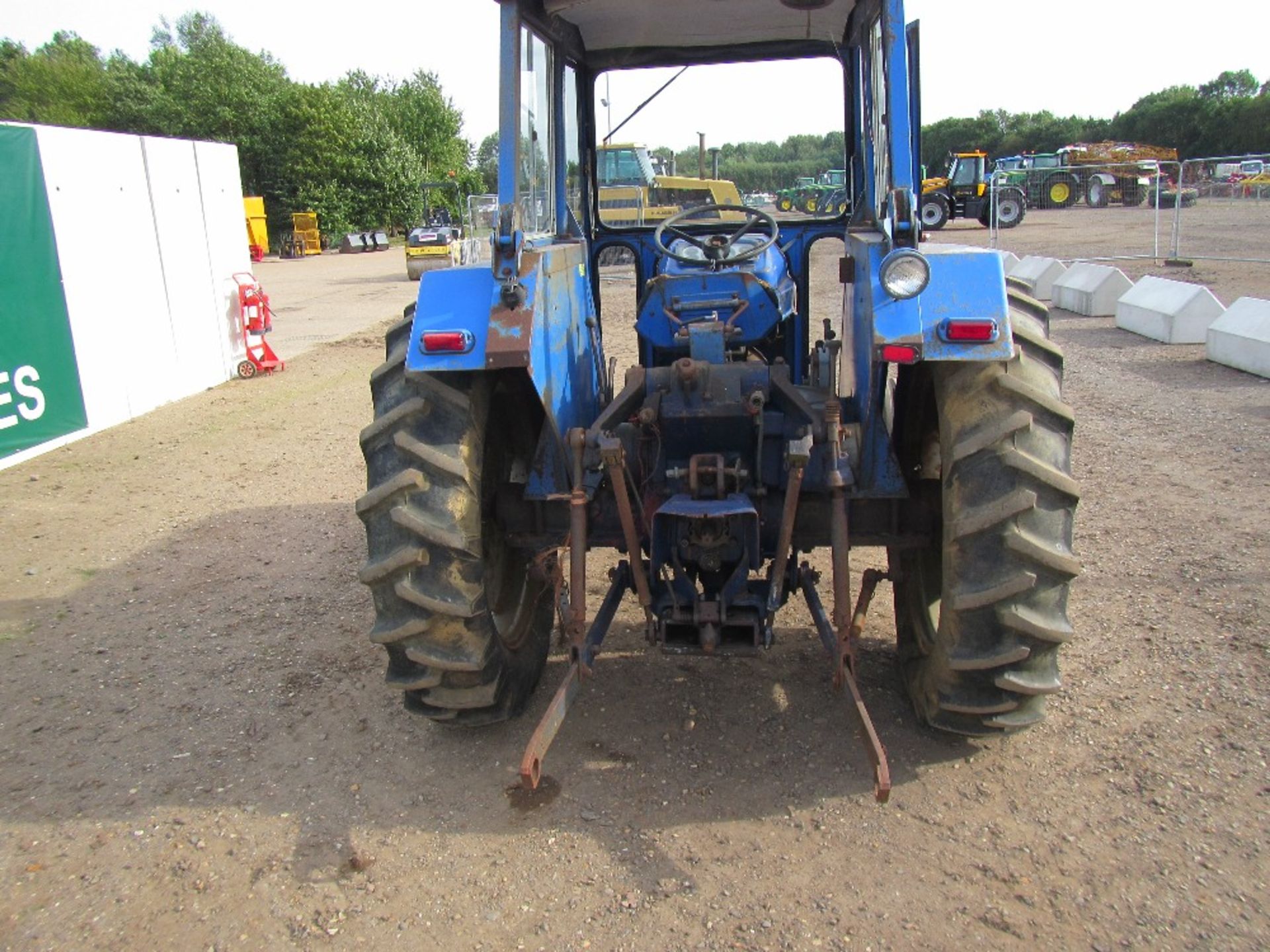 Leyland 384 2wd Tractor with Weights Reg No TJL 962K Ser No 301729 UNRESERVED LOT - Image 6 of 16