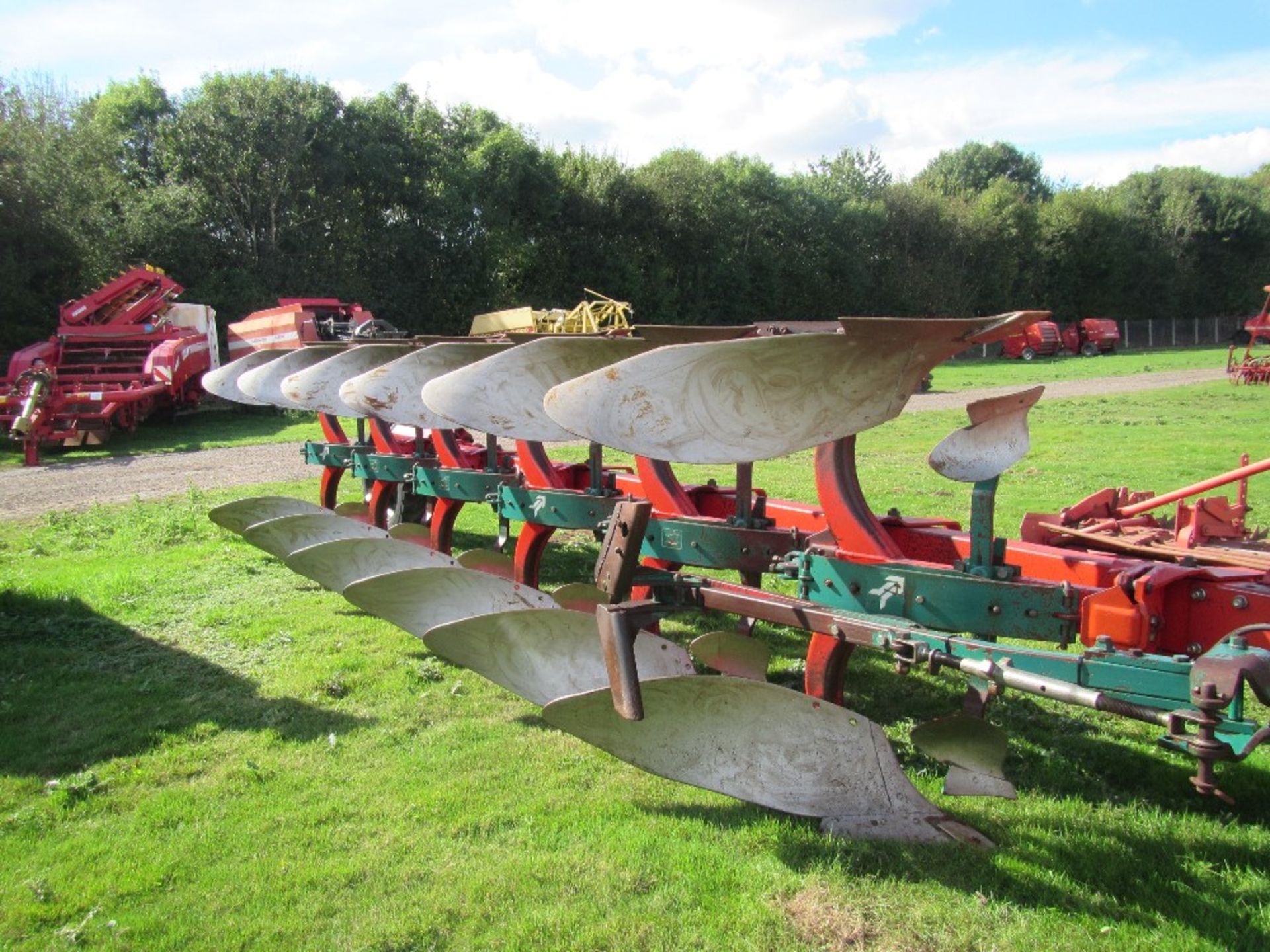 Kverneland PD 100 6 Furrow Semi Mounted Reversible Plough with Press Arm - Image 3 of 4