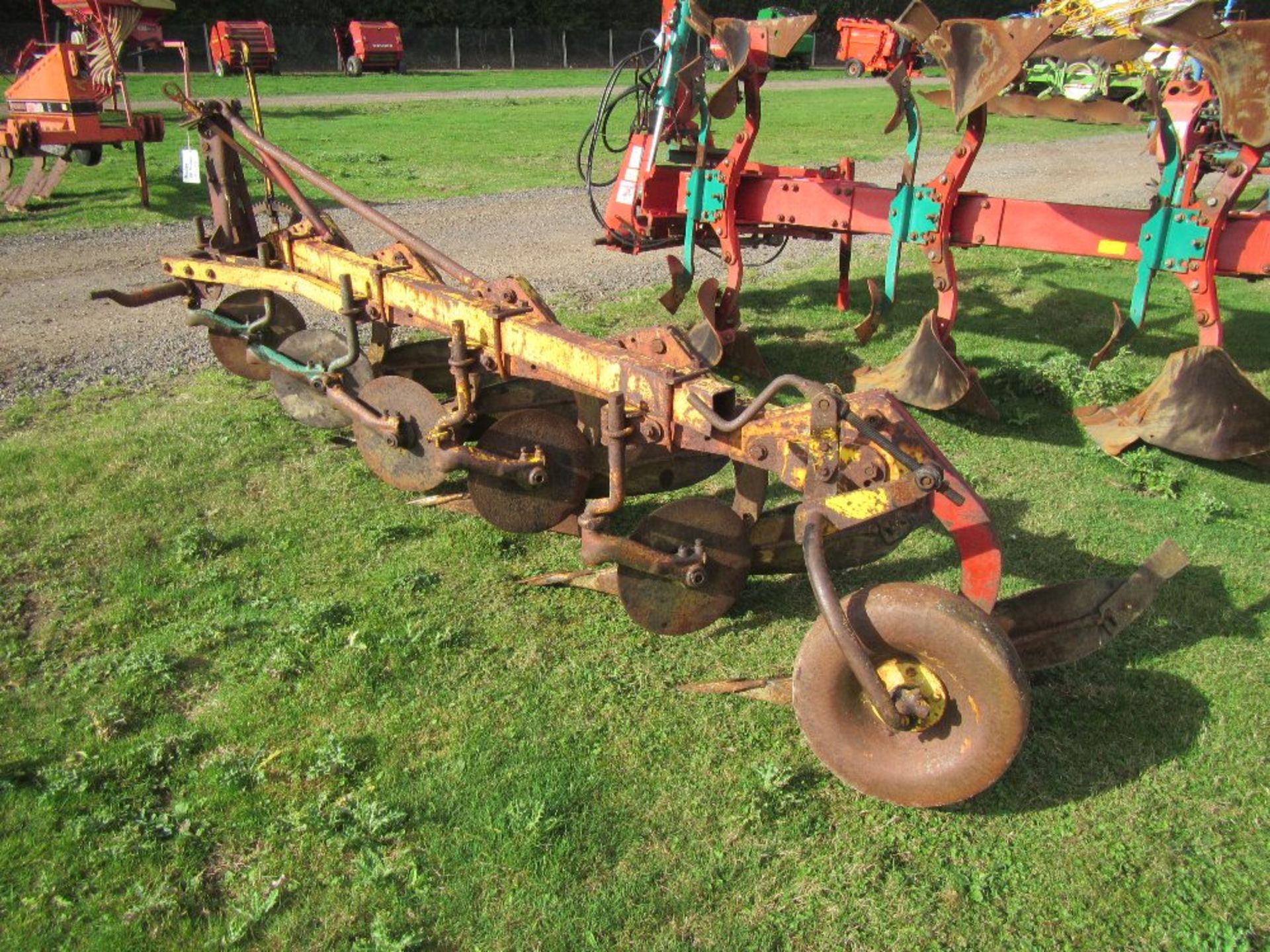 Bomford 5 Furrow Plough with Discs & Land Wheel - Image 3 of 4