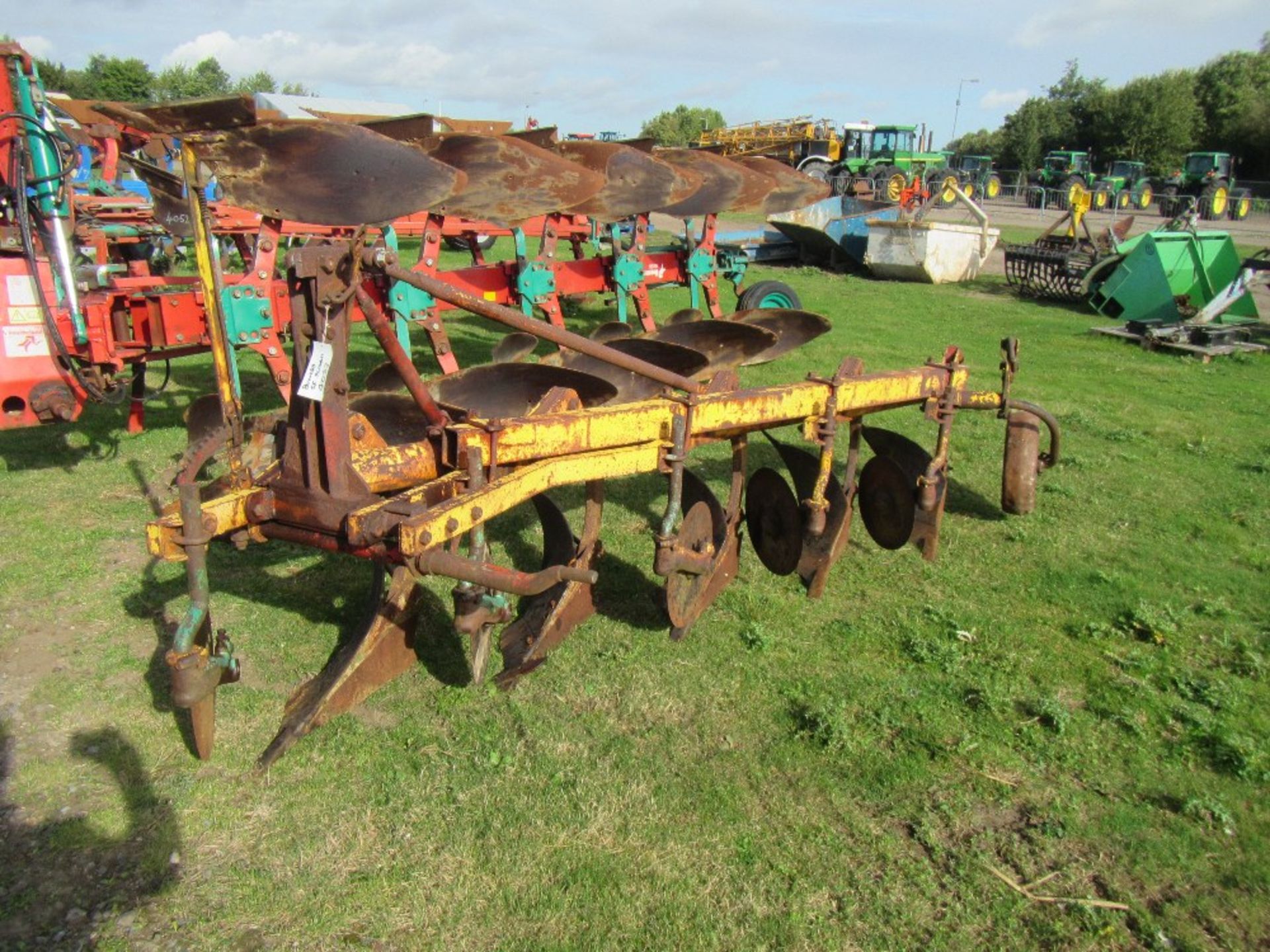 Bomford 5 Furrow Plough with Discs & Land Wheel - Image 4 of 4