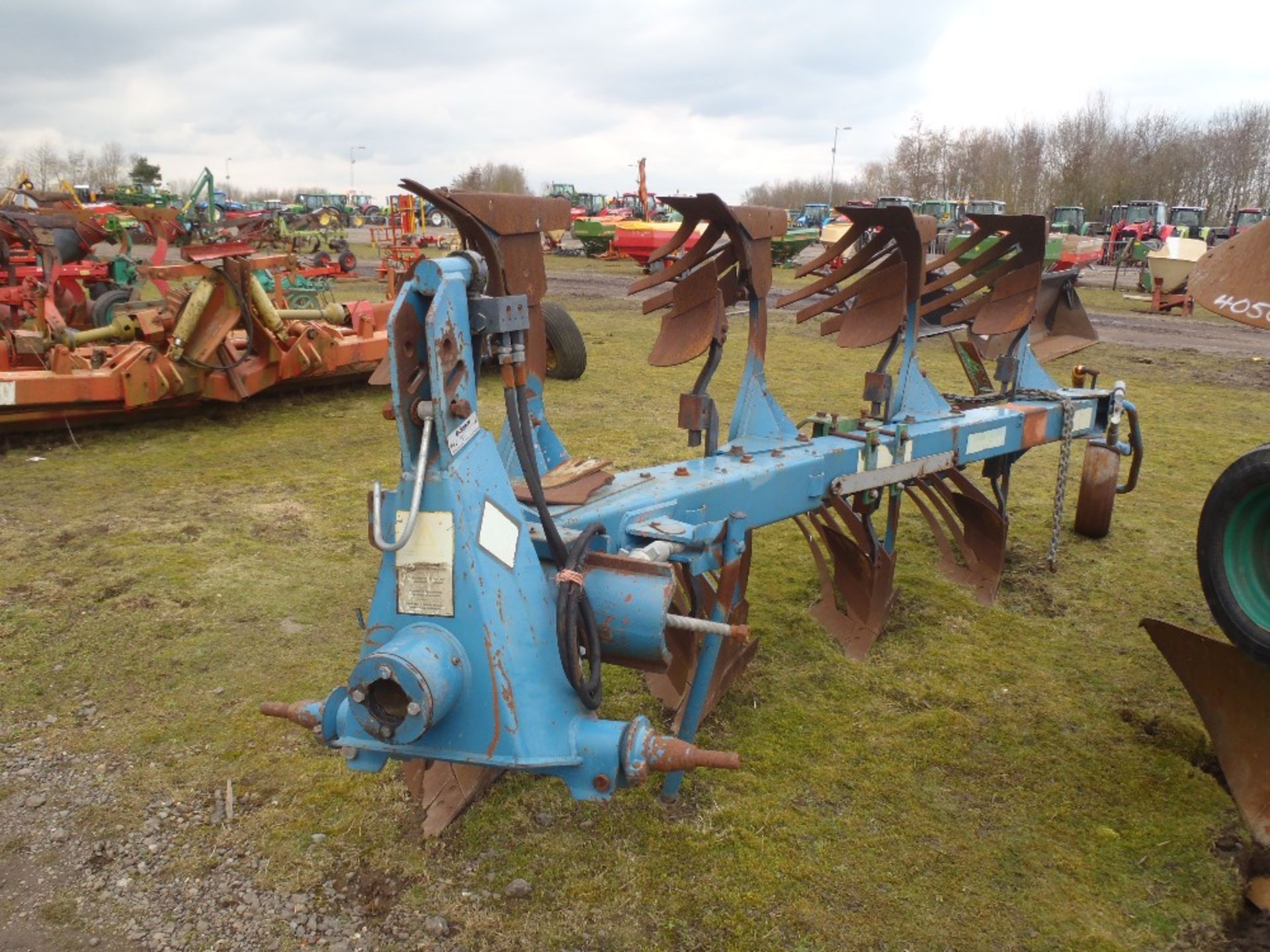 Overum CX490F 4 Furrow Plough with Slatted Bodies - Image 2 of 2