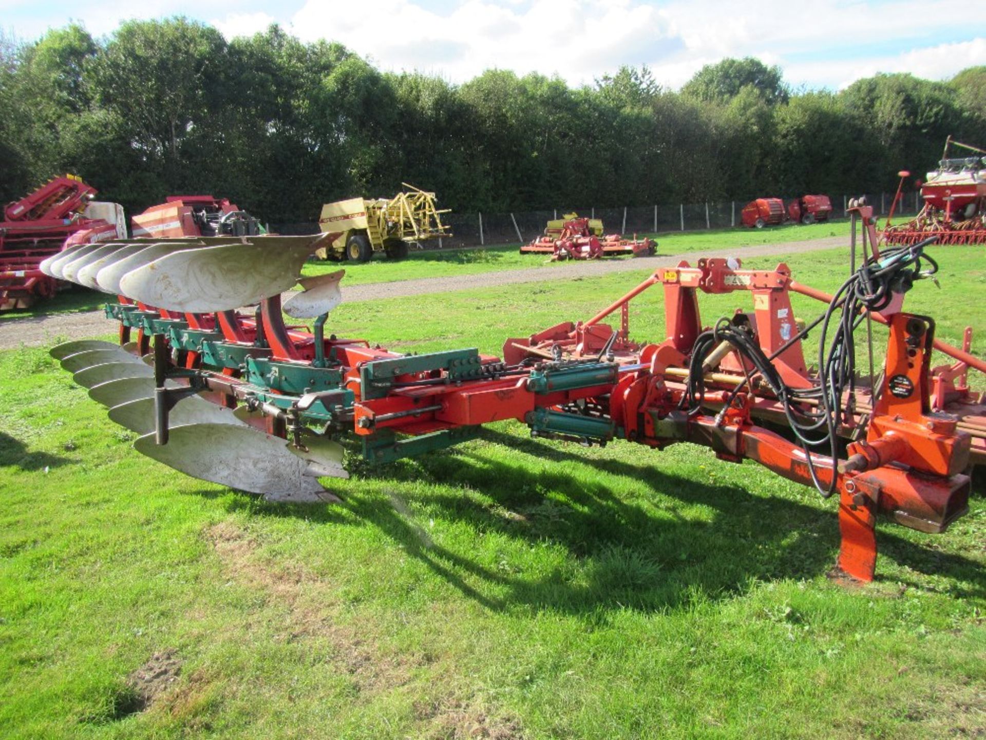 Kverneland PD 100 6 Furrow Semi Mounted Reversible Plough with Press Arm - Image 2 of 4