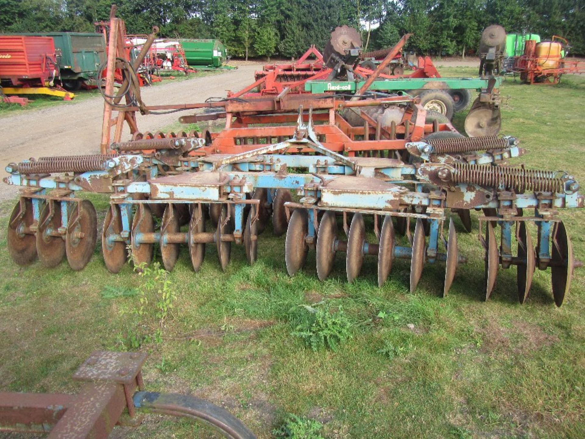 Parmiter 12ft Linkage Mounted Folding Disc Harrows - Image 5 of 7