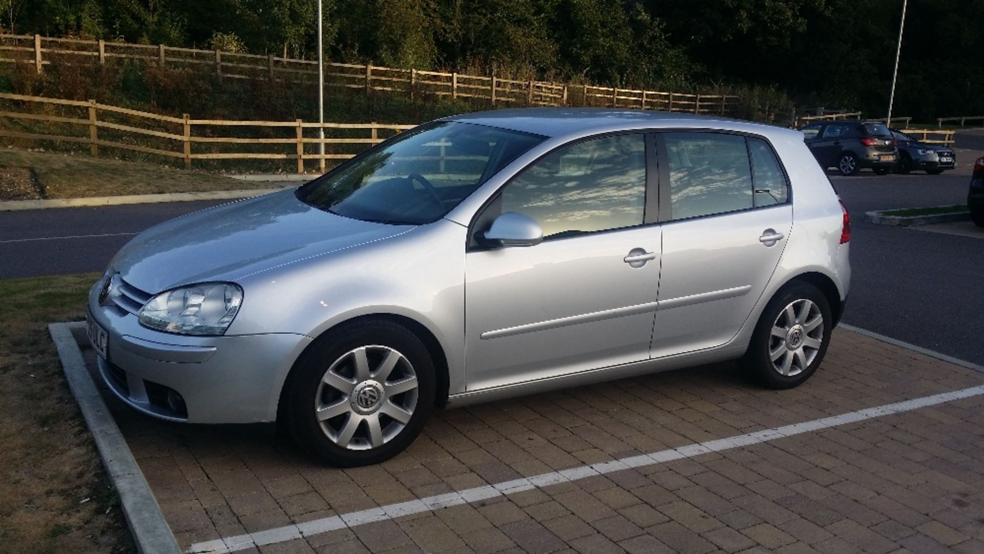 2005 Golf 1968cc Diesel 4wd. 1 Lady Owner. Reg Docs will be supplied. Mileage: 105,599. MOT till - Image 3 of 5