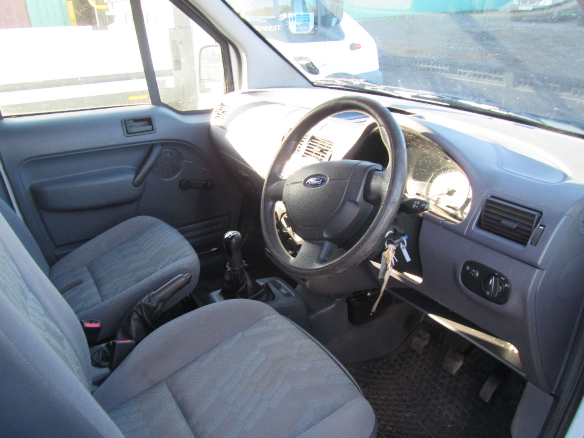 2007 Ford Transit Connect L90 T220 TDCI 5 Speed Manual Panel Van. Reg Docs will be supplied. - Image 5 of 6