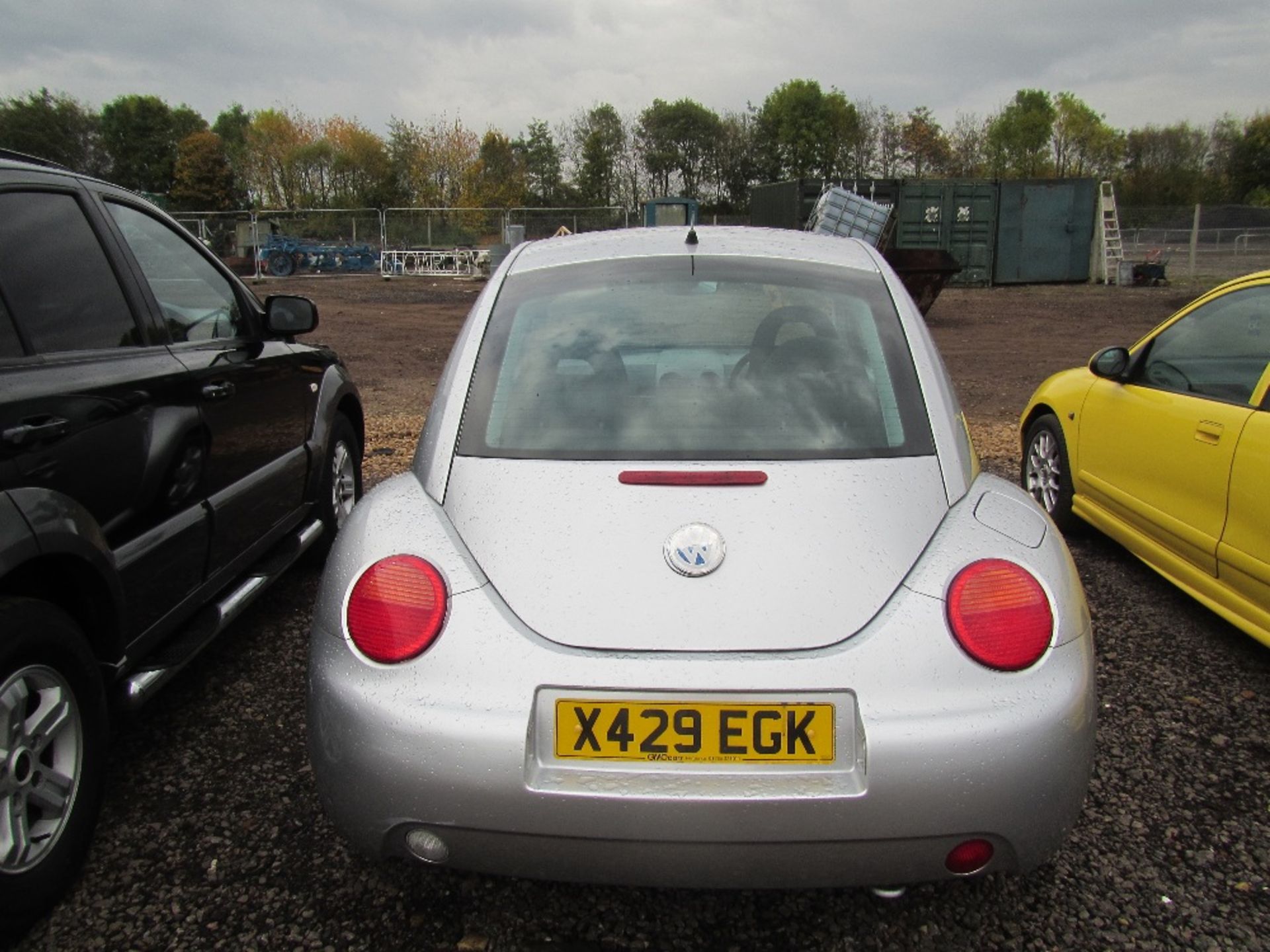 Volkswagon Beetle 2.0 Litre Petrol. Reg Docs will be supplied. Mileage: 88,383. MOT till 5/6/17. - Image 4 of 5