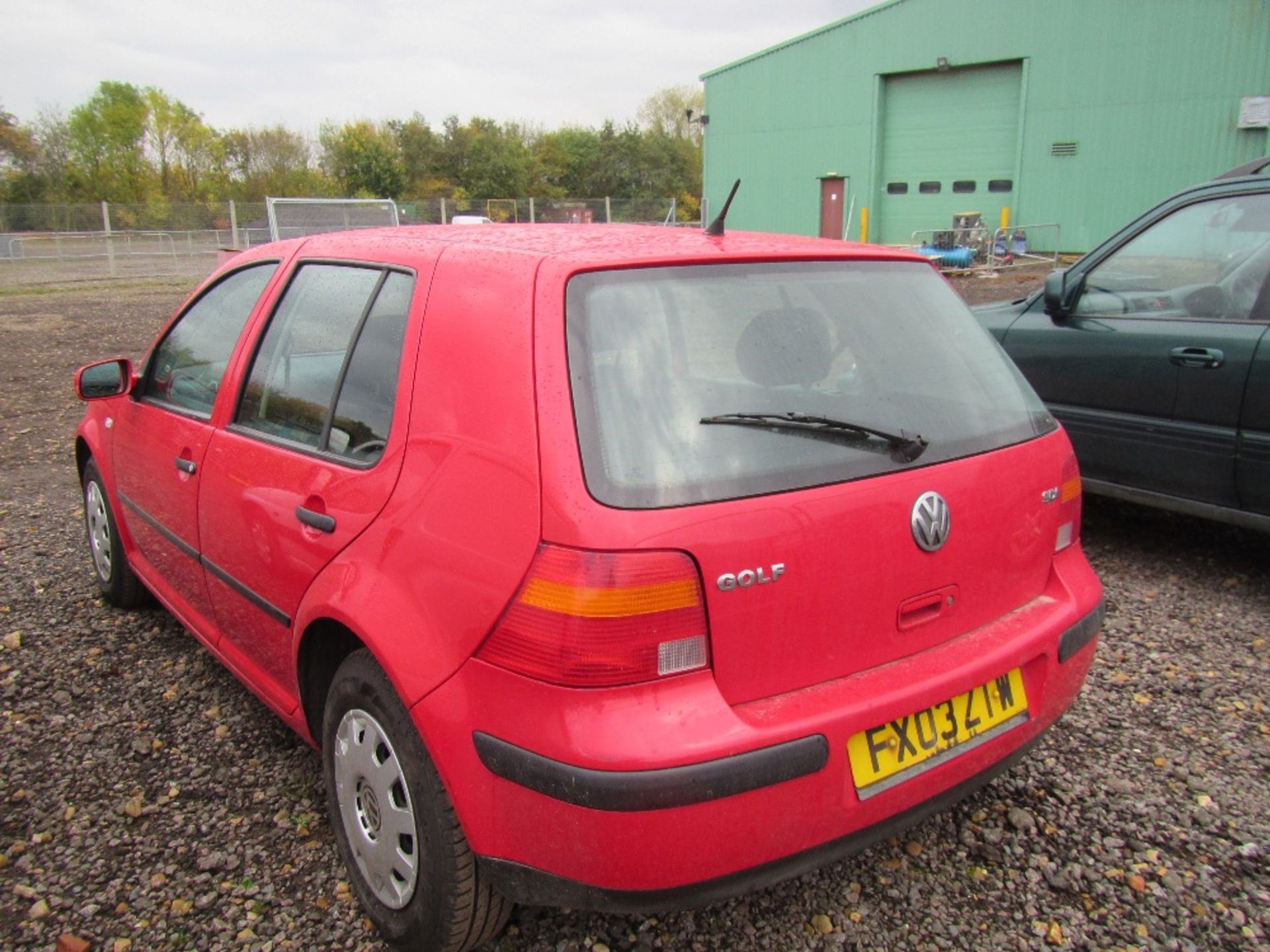 VW Golf E SDI 1.9 5 Door with Part Service History. Reg Docs will be supplied. Mileage: 137,658. MOT - Image 4 of 4
