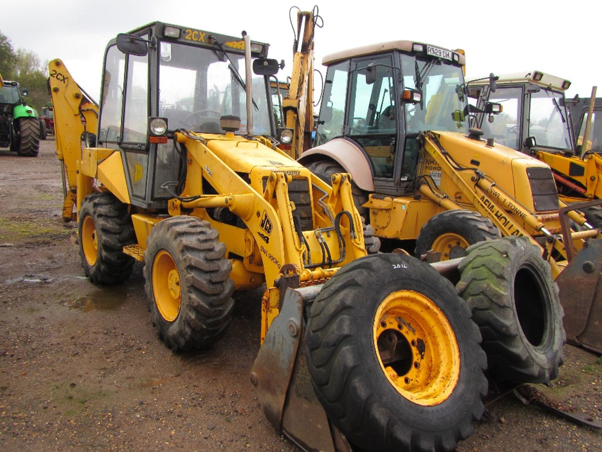 1991/1992 JCB 2CX Digger Loader. Quick Fit Pallet Forks, 2no. Trench Buckets, 1no. Ditching Bucket - Image 2 of 4