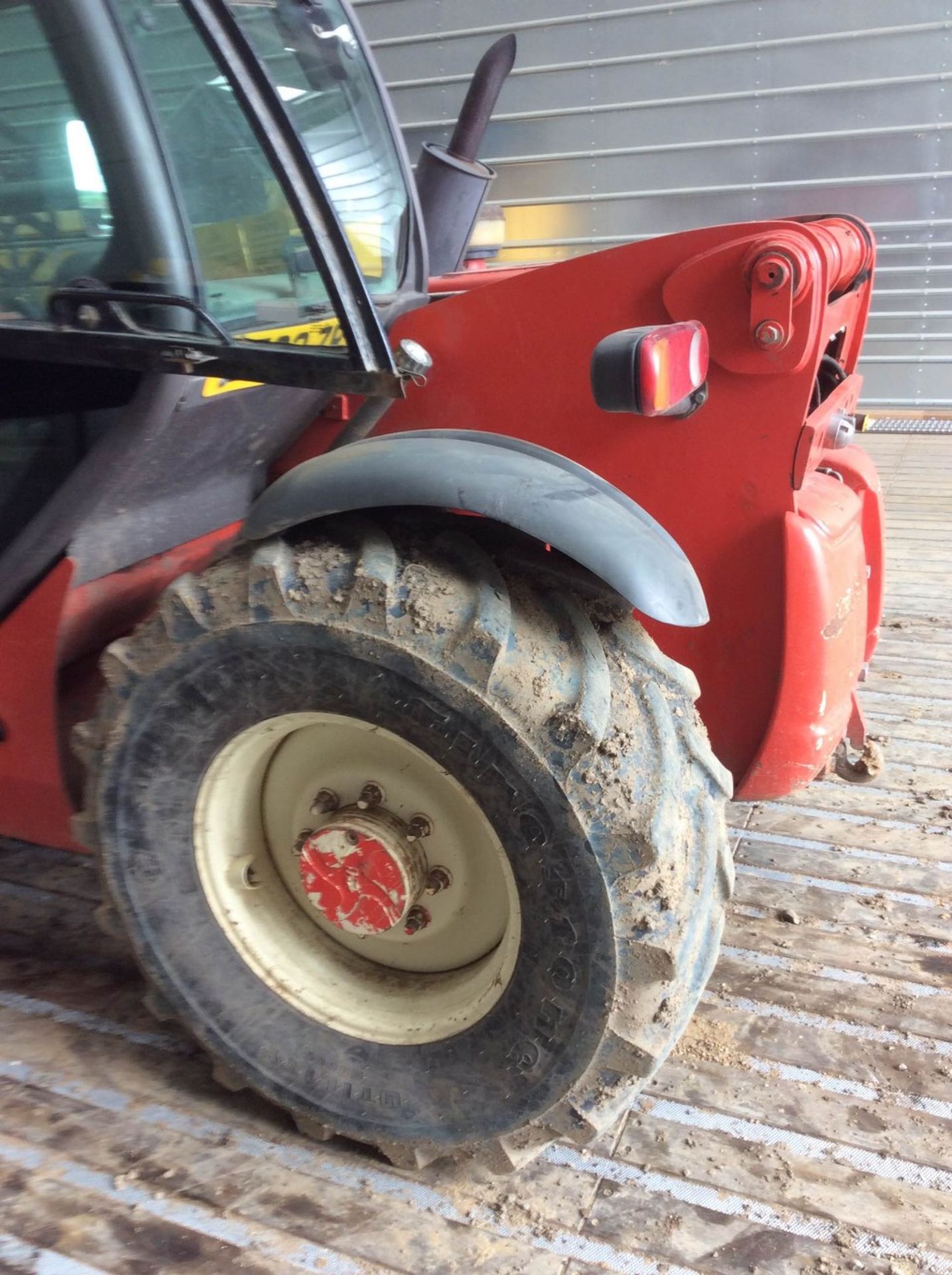 2002 Manitou MLT 740 Telehandler. Pallet Tines, Air Con, Pick Up Hitch. Reg No EF02 ZRJ Ser No - Image 4 of 6
