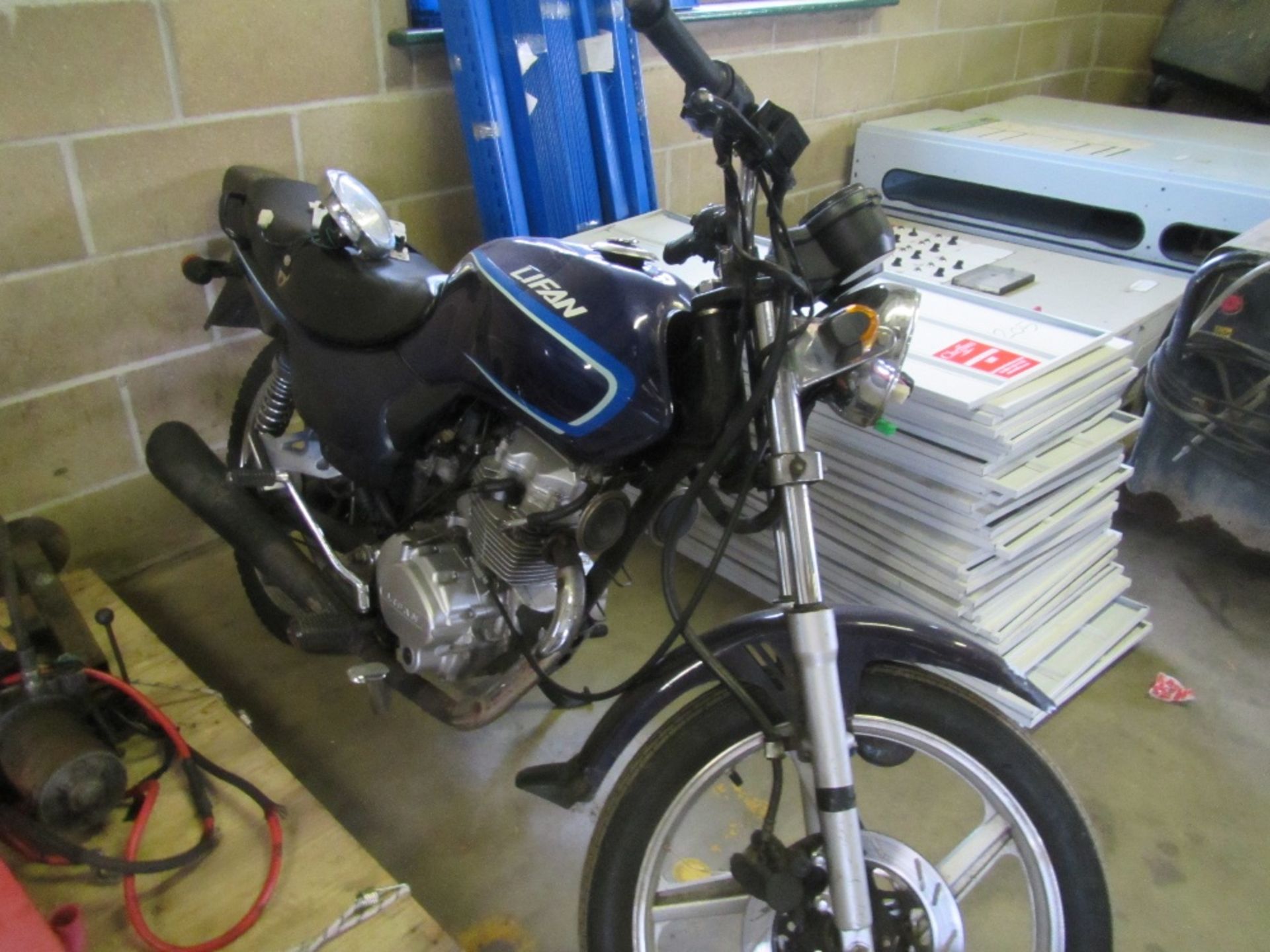 125cc Motorbike. Reg. No. EU61 AOP - Image 2 of 3