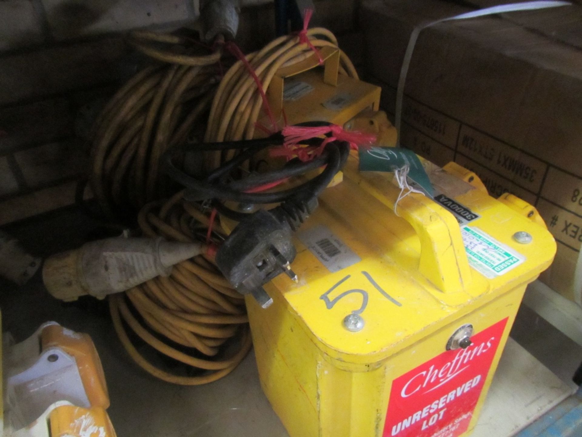 110v Transformer with 2no. Extension Leads & Lead Light UNRESERVED LOT