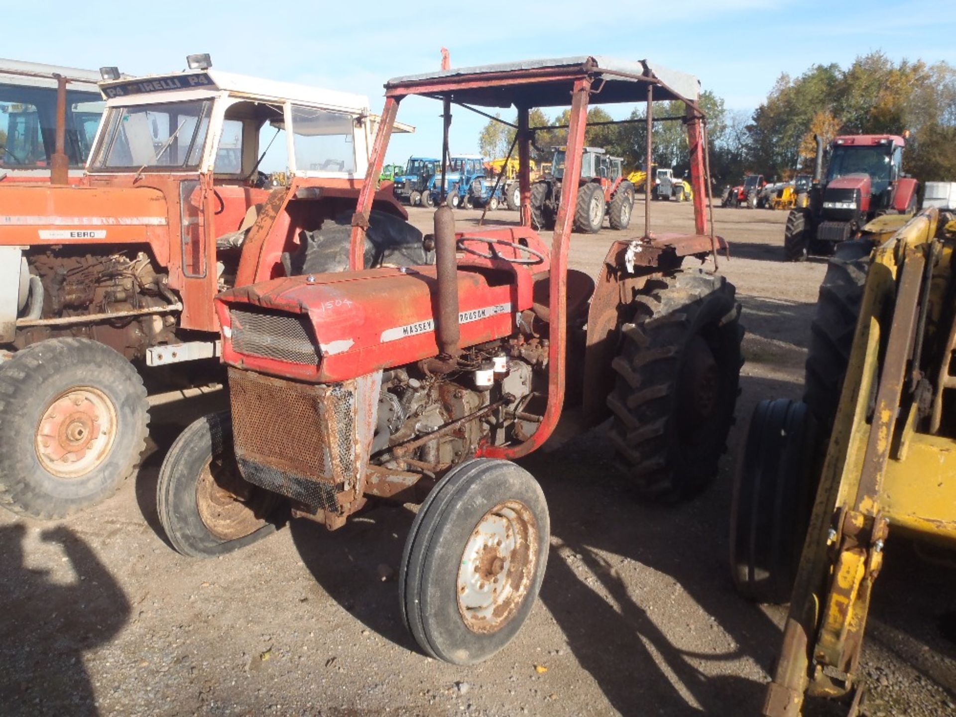 Massey Ferguson 135 Tractor. Straight Front Axle, Dry Air Filter, Heavy Casting Reg. No. DDE 905L