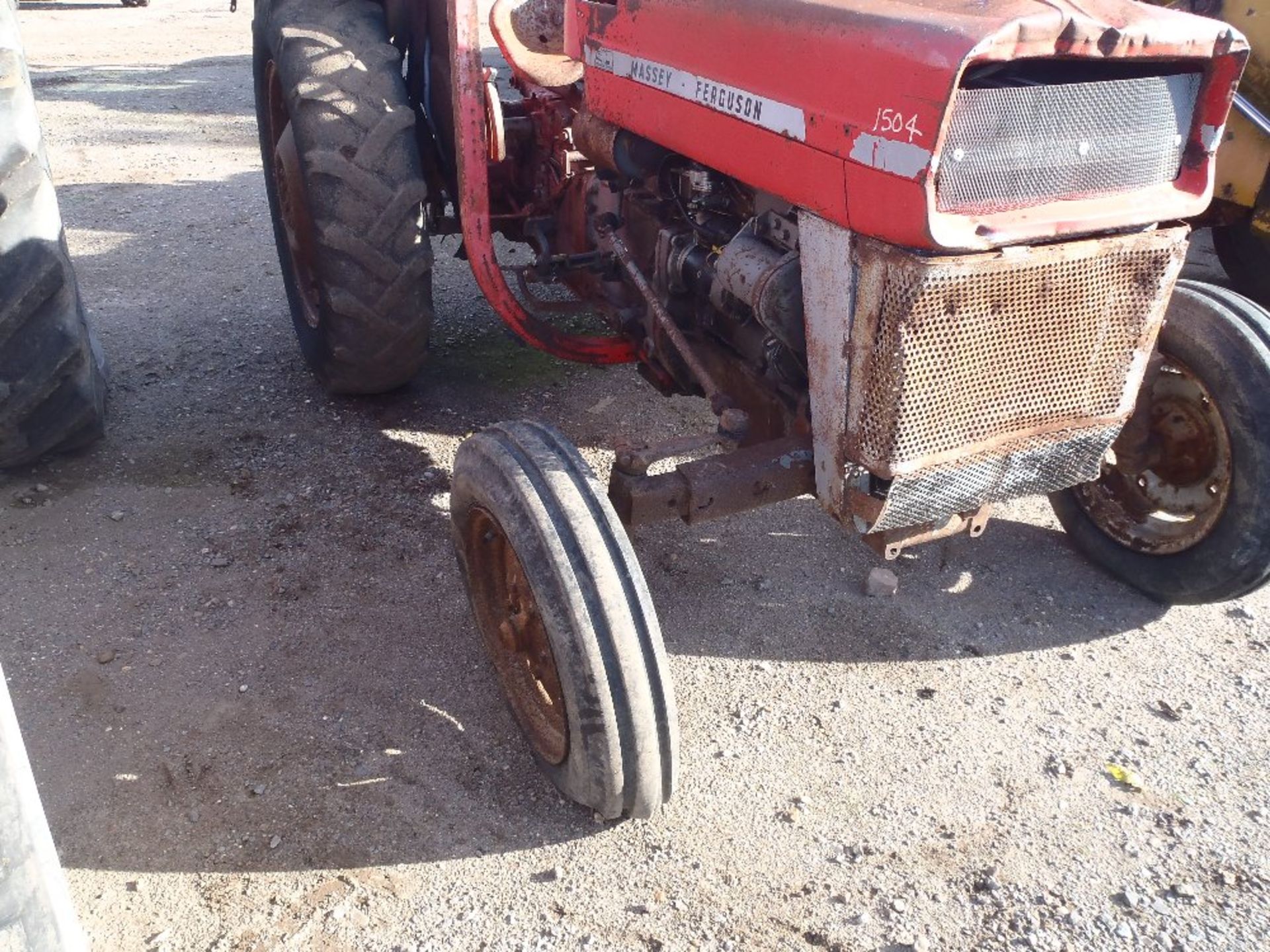 Massey Ferguson 135 Tractor. Straight Front Axle, Dry Air Filter, Heavy Casting Reg. No. DDE 905L - Image 5 of 7