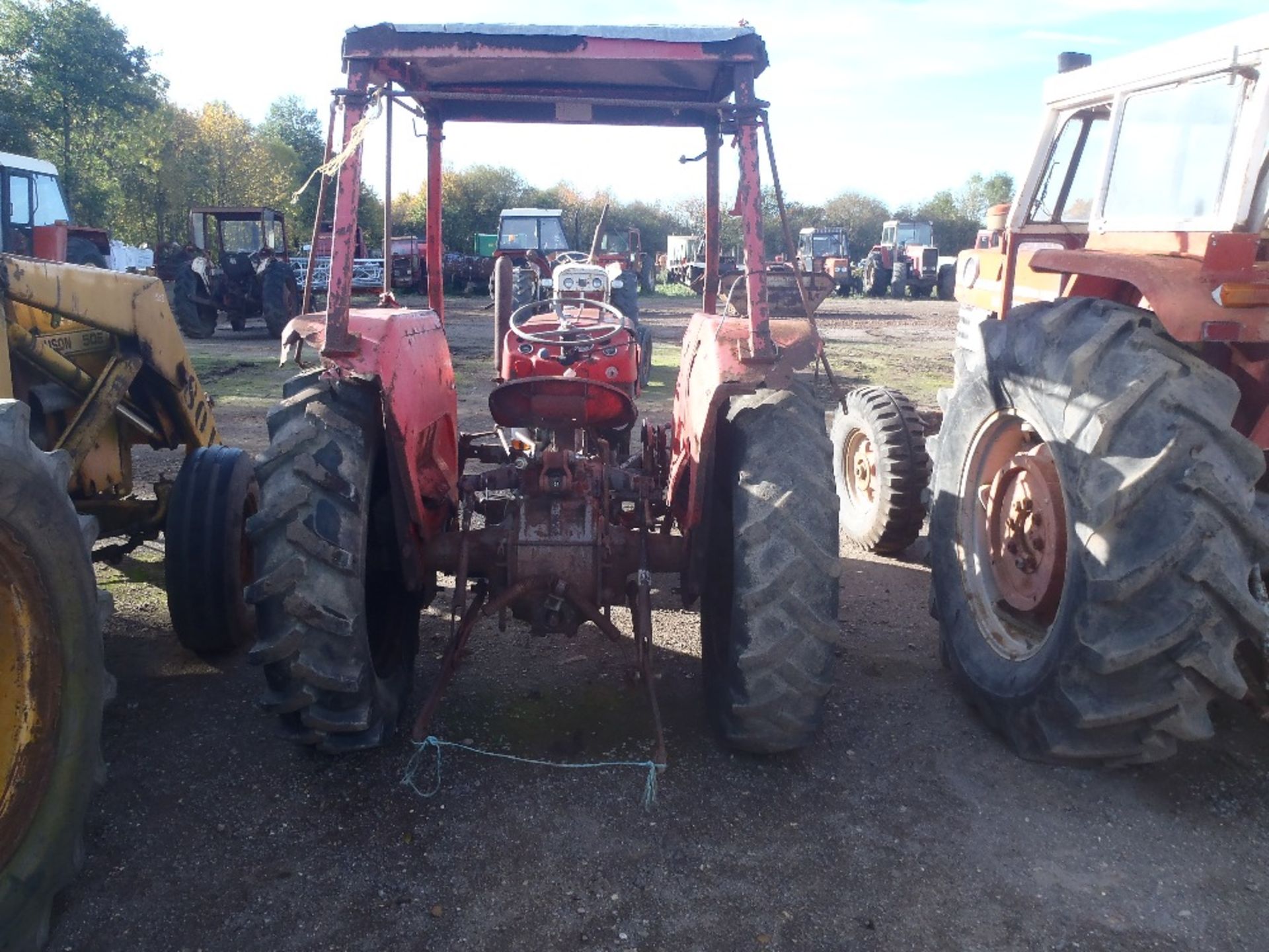 Massey Ferguson 135 Tractor. Straight Front Axle, Dry Air Filter, Heavy Casting Reg. No. DDE 905L - Image 3 of 7