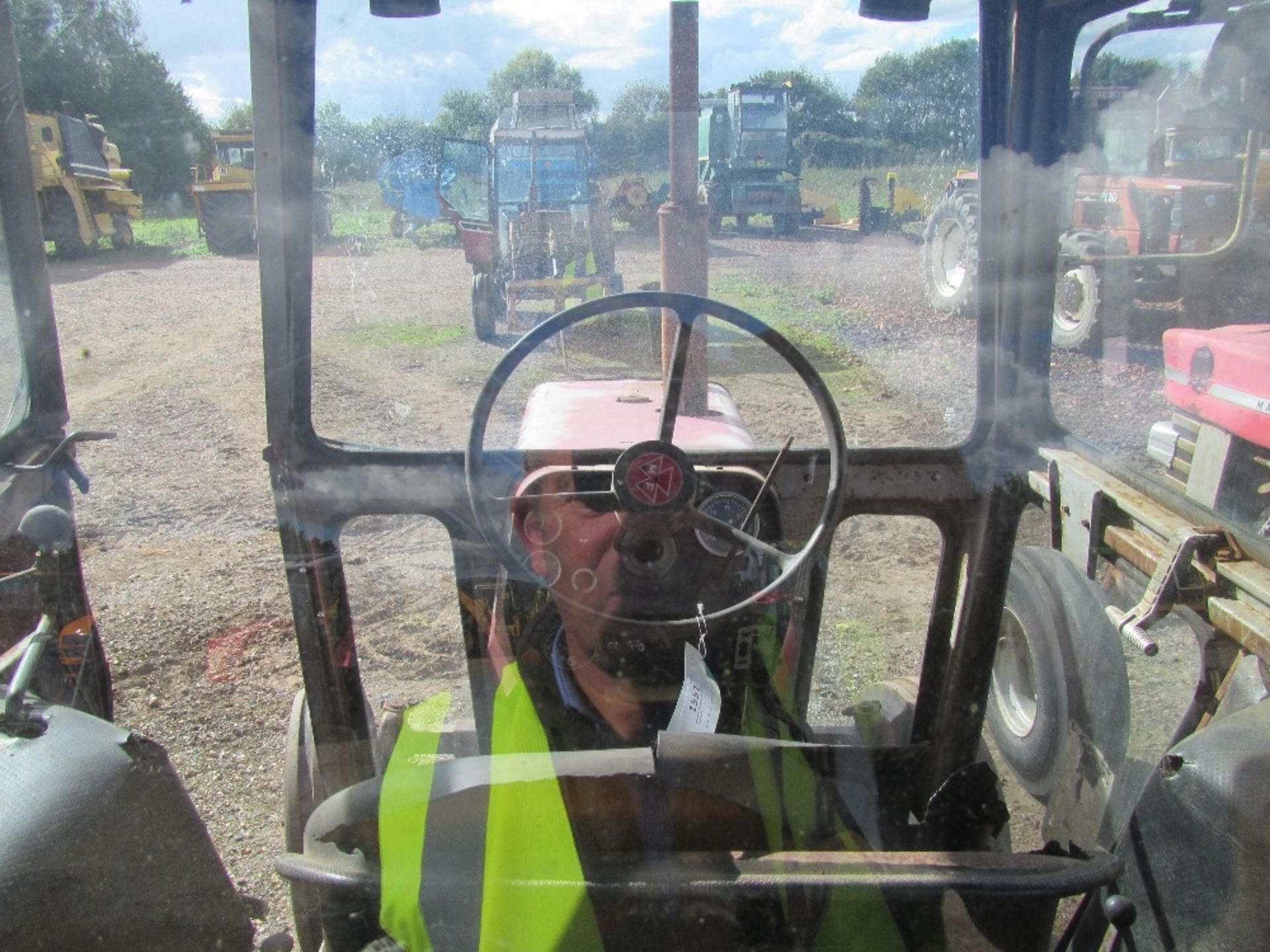 Massey Ferguson 590 Tractor. - Image 7 of 7