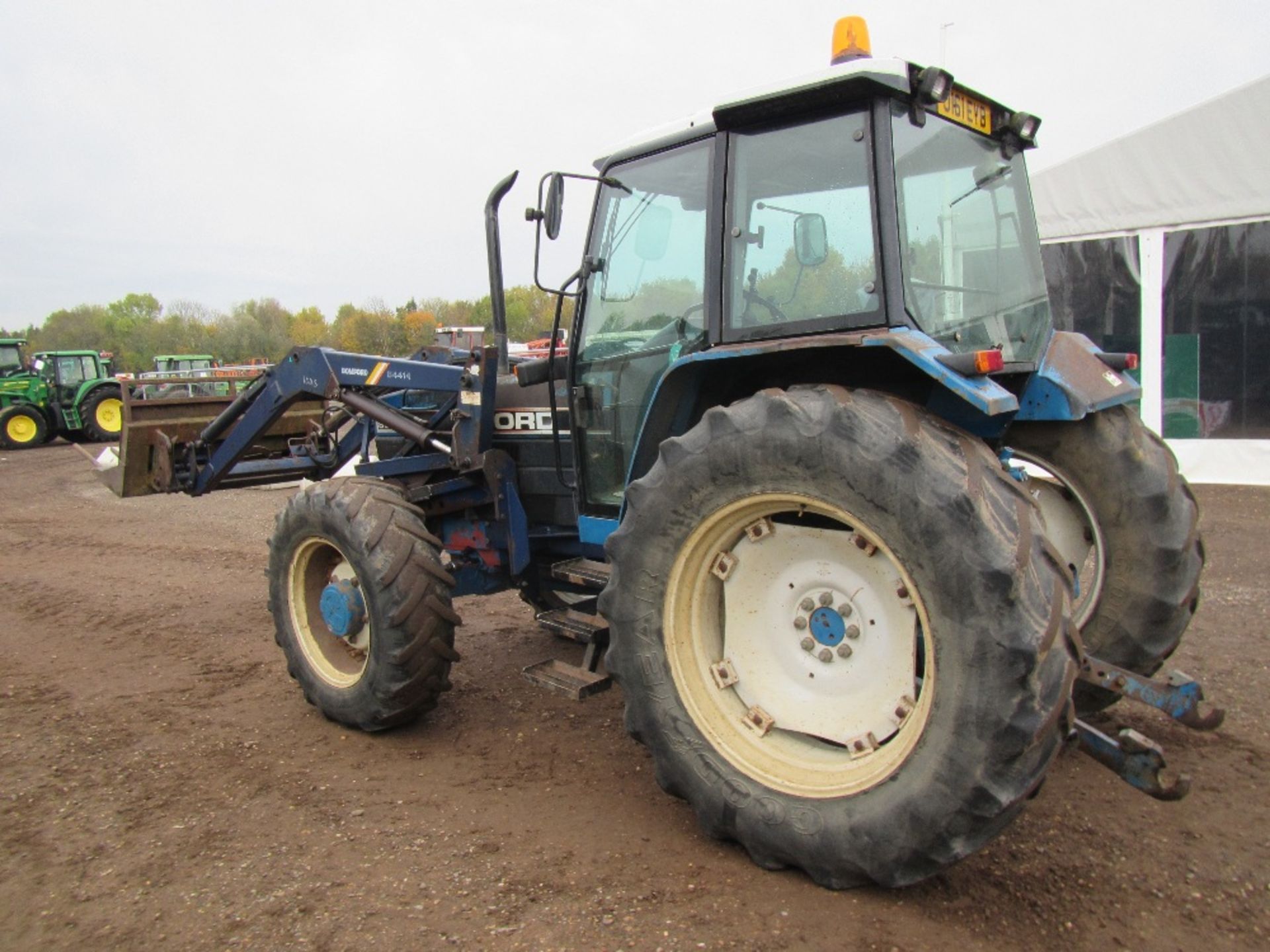 Ford 8340 SLE Tractor. Bomford 4414 Front Loader, Powerstar Engine, 2 Spools, Muck Fork, 16x16 - Image 9 of 17