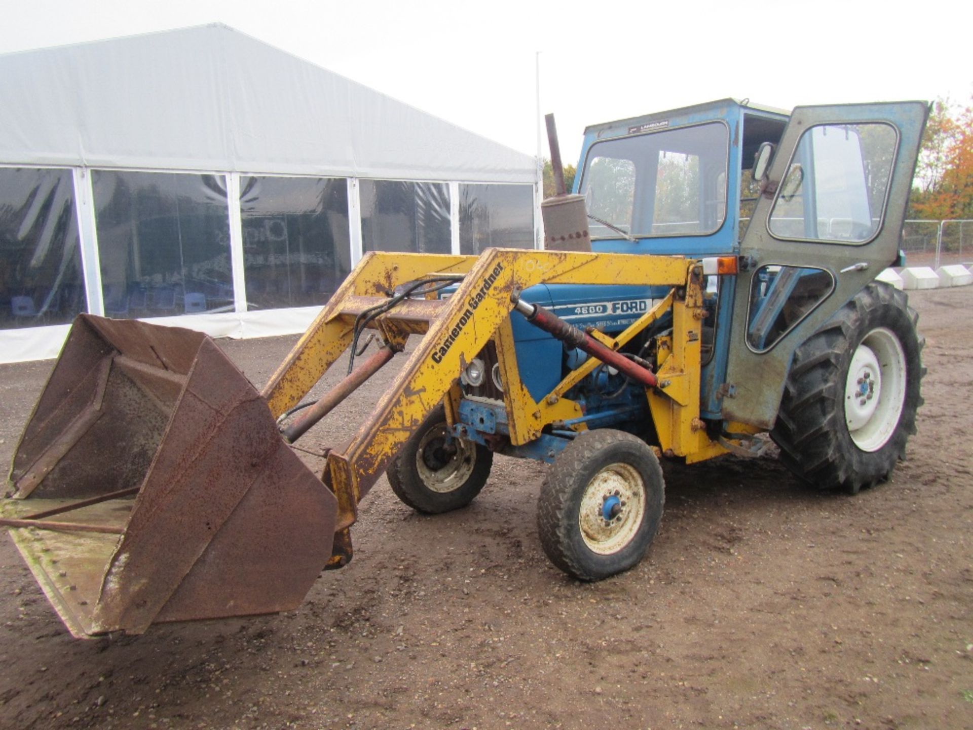 1979 Ford 4600 Tractor. Loader, Power Steering, Bucket, 14.9R28 Tyres. 2887 hrs. Ser No B999392