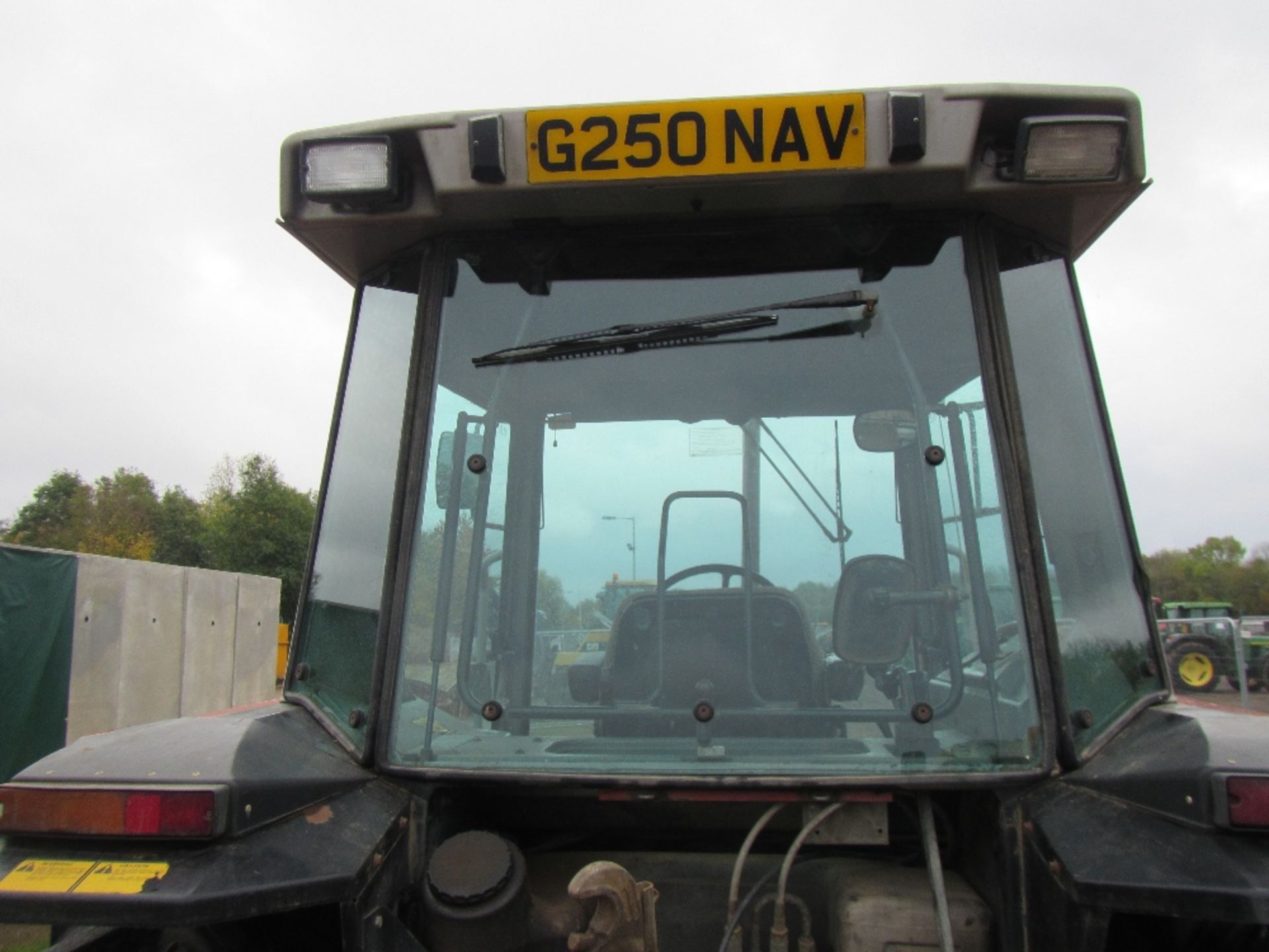 1989 Massey Ferguson 3070 4wd Tractor. Ser No R081022 UNRESERVED LOT - Image 8 of 17