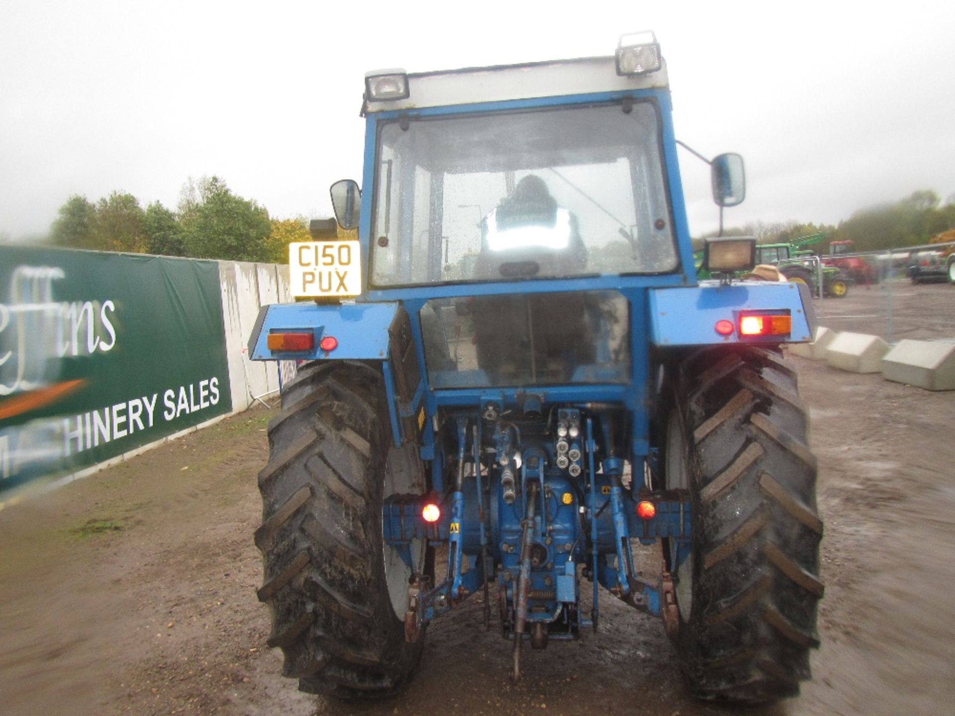 Ford 5610 4wd Tractor. Front Weights, 3 Spool Valves, Pick Up Hitch & Drawbar. 8000 Hrs Reg. No. - Image 6 of 7