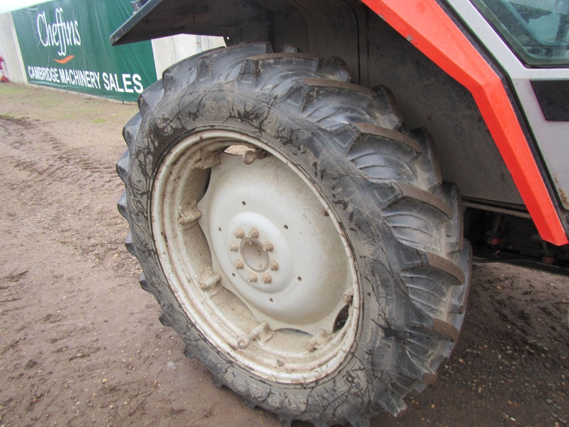 1989 Massey Ferguson 3070 4wd Tractor. Ser No R081022 UNRESERVED LOT - Image 5 of 17