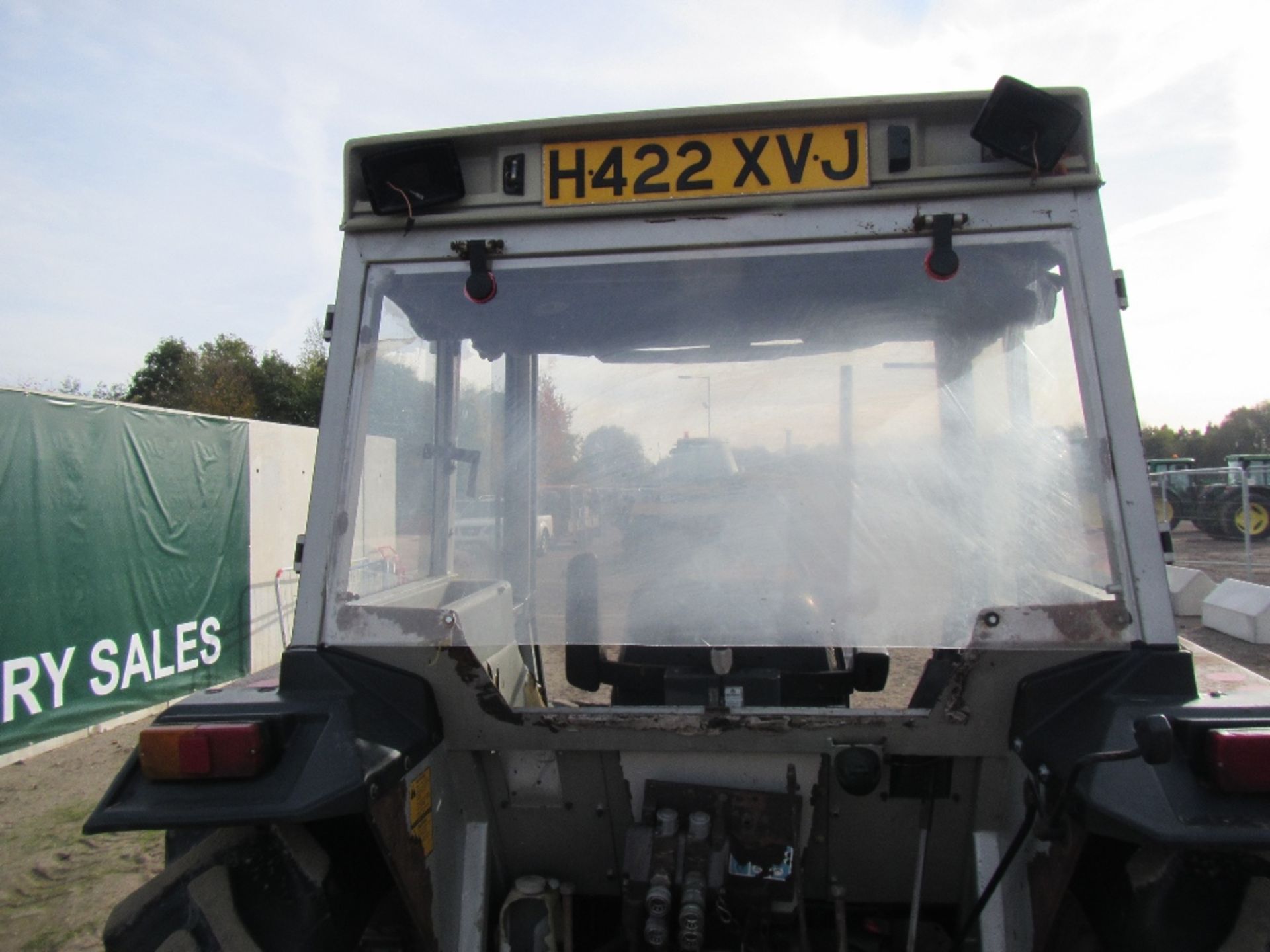 Massey Ferguson 362 4wd Tractor 3 Gearsticks Reg. No. H422 XVJ Ser No S15001 - Image 8 of 17