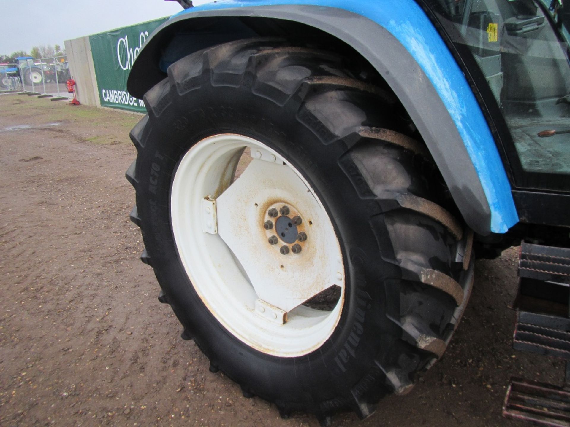 New Holland 8340 SLE 4wd Tractor. 2 Spools, Air Seat, 520/70x38, 420/70x28 Tyres. 4222 Hrs. Reg No - Image 5 of 17