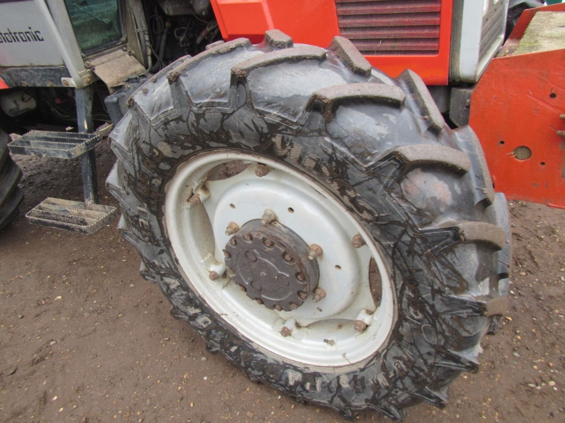 1989 Massey Ferguson 3070 4wd Tractor. Ser No R081022 UNRESERVED LOT - Image 4 of 17