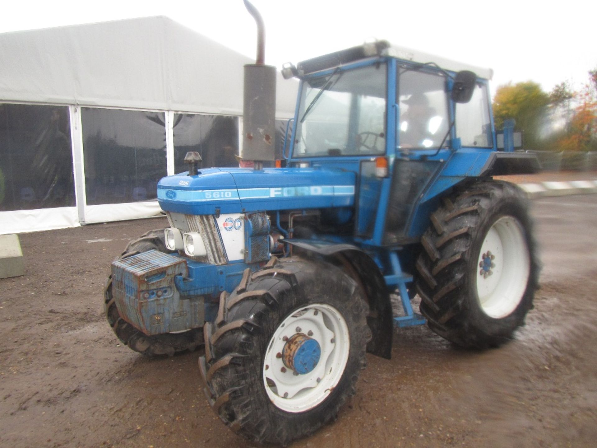 Ford 5610 4wd Tractor. Front Weights, 3 Spool Valves, Pick Up Hitch & Drawbar. 8000 Hrs Reg. No.
