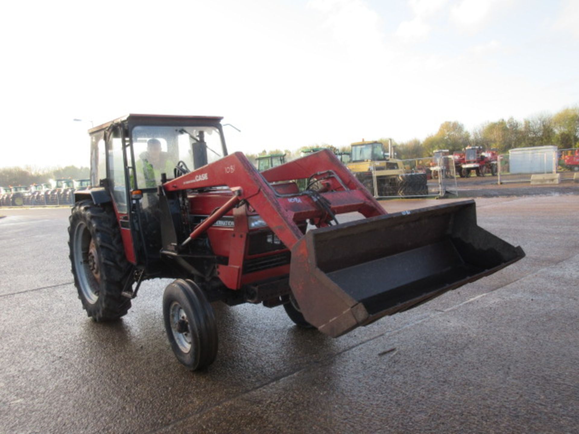 Case 795 2wd Tractor. Loader. J Reg - Image 3 of 6