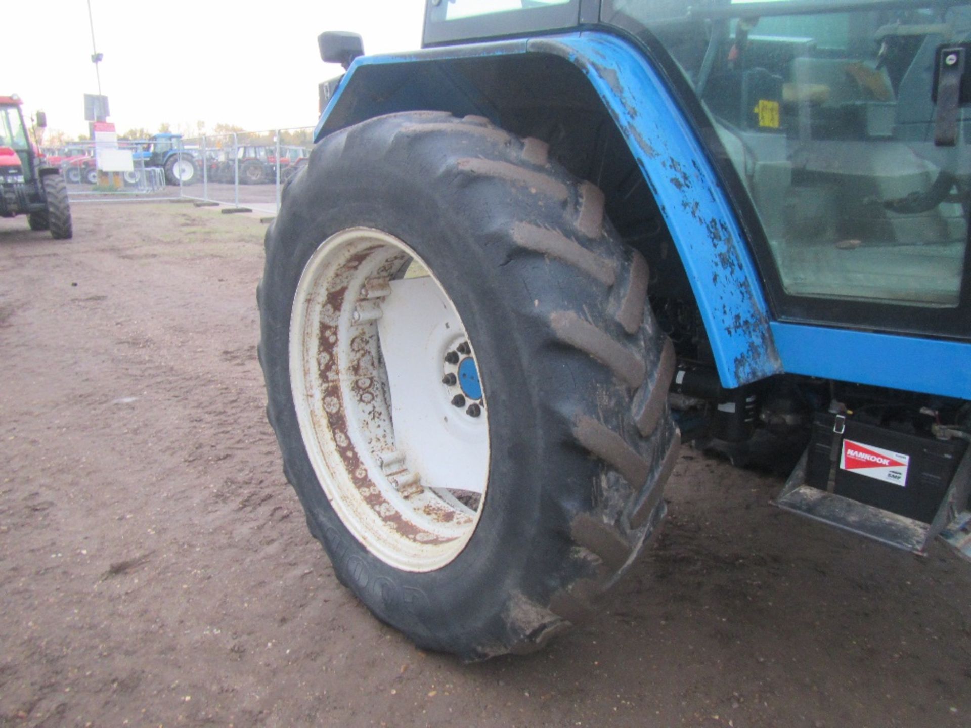 1993 Ford 8240 SLE 4wd Tractor. Reg. No. L79 MAV - Image 5 of 18