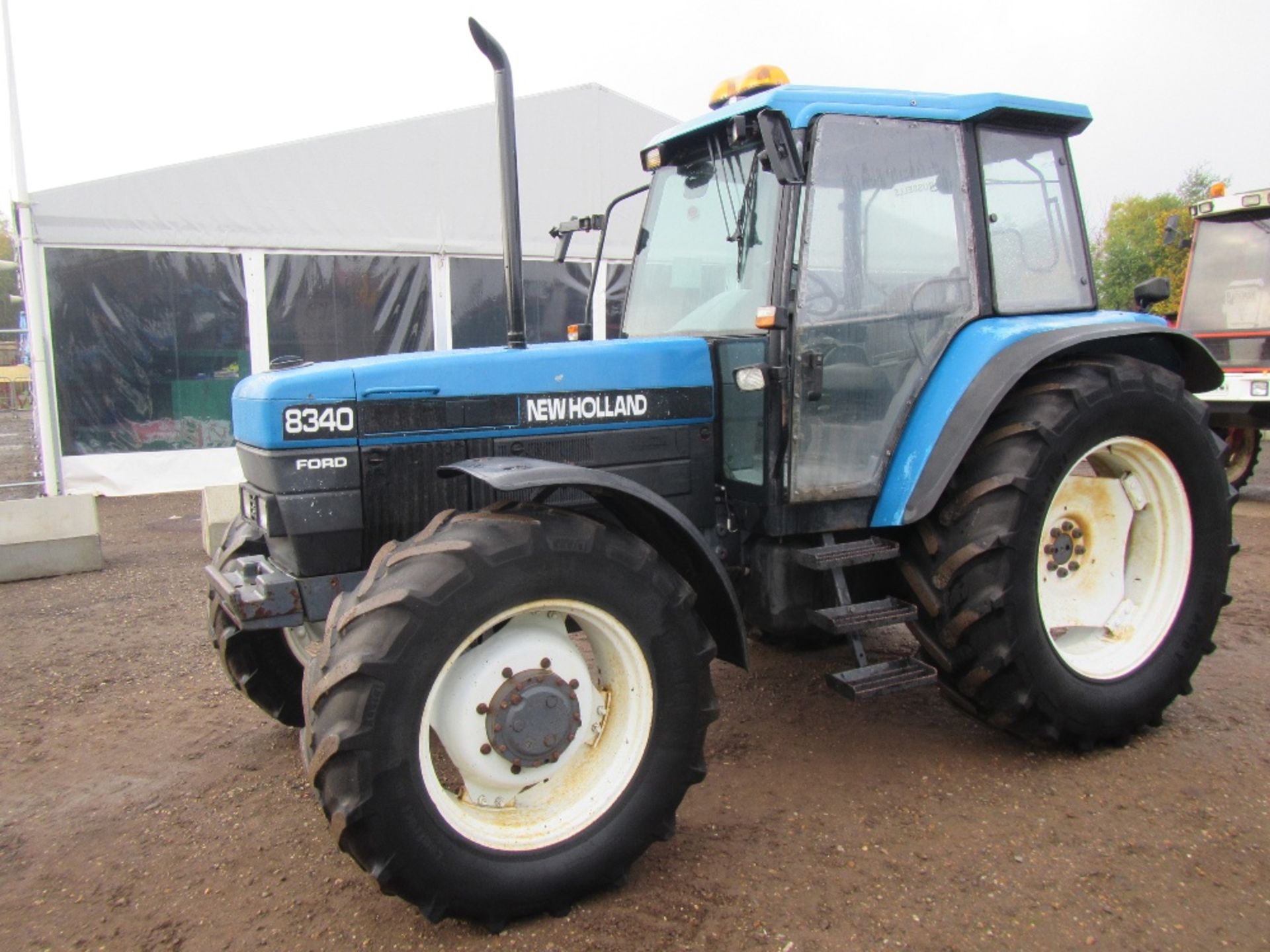 New Holland 8340 SLE 4wd Tractor. 2 Spools, Air Seat, 520/70x38, 420/70x28 Tyres. 4222 Hrs. Reg No