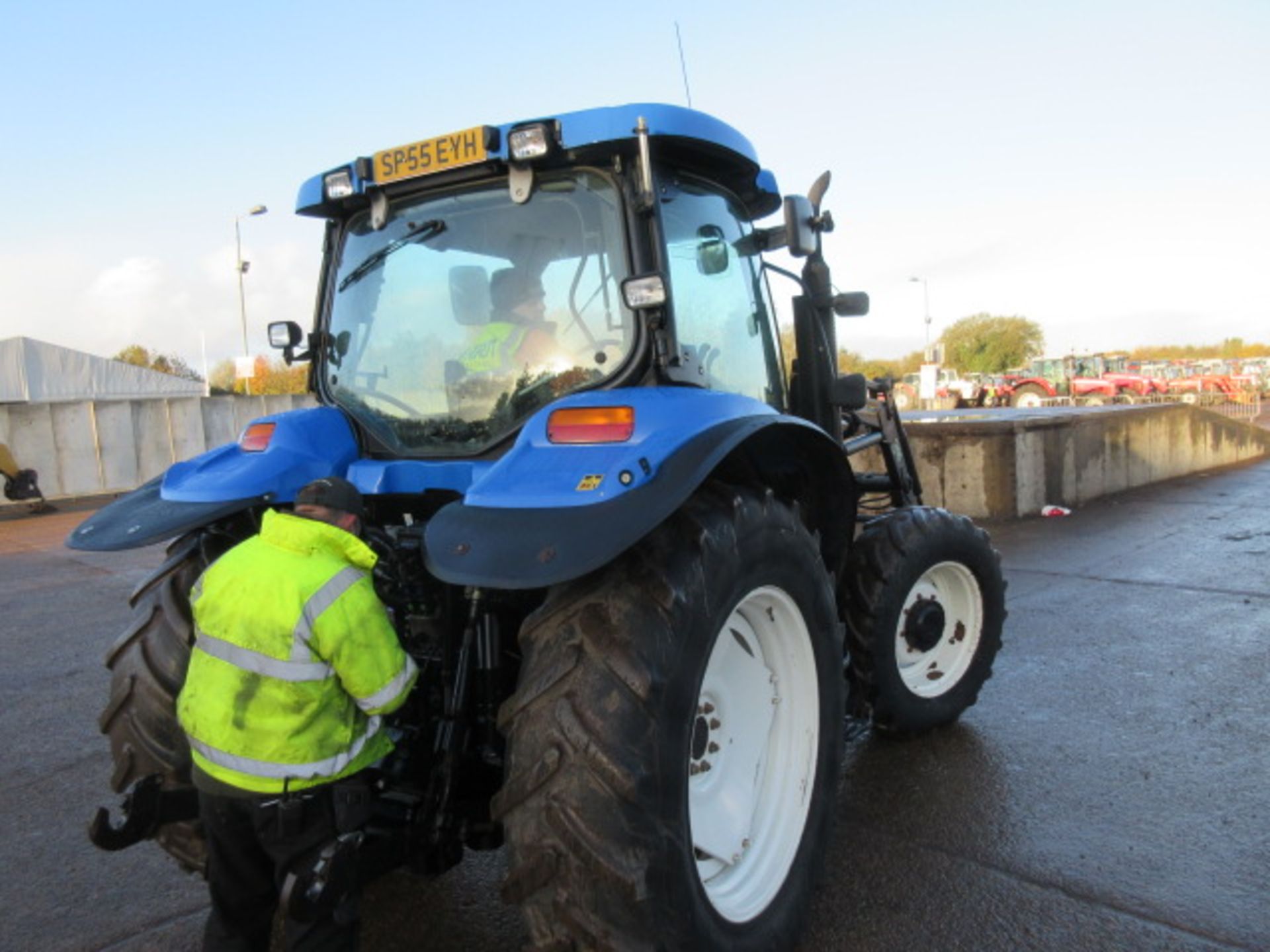 New Holland TSA135 Tractor. Trima Loader - Image 5 of 7