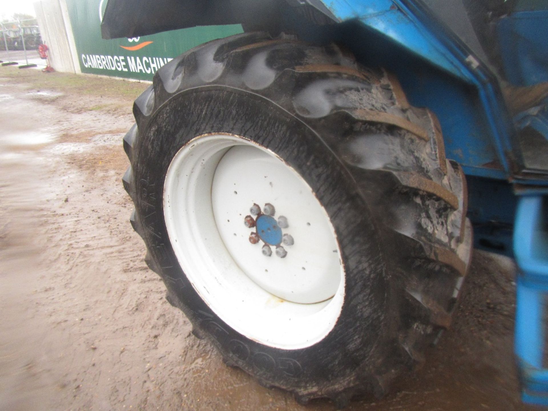 Ford 5610 4wd Tractor. Front Weights, 3 Spool Valves, Pick Up Hitch & Drawbar. 8000 Hrs Reg. No. - Image 5 of 7