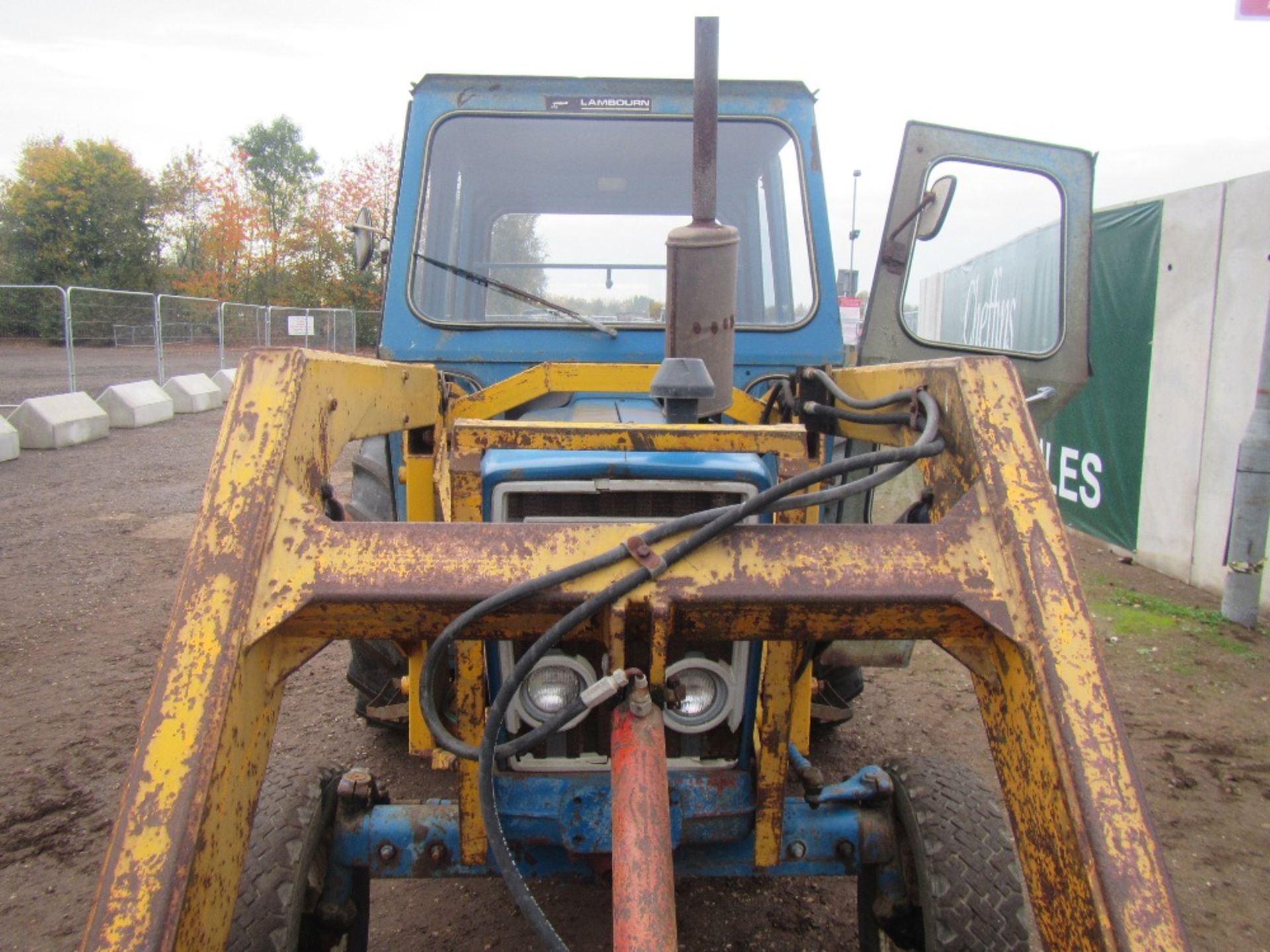 1979 Ford 4600 Tractor. Loader, Power Steering, Bucket, 14.9R28 Tyres. 2887 hrs. Ser No B999392 - Image 3 of 18
