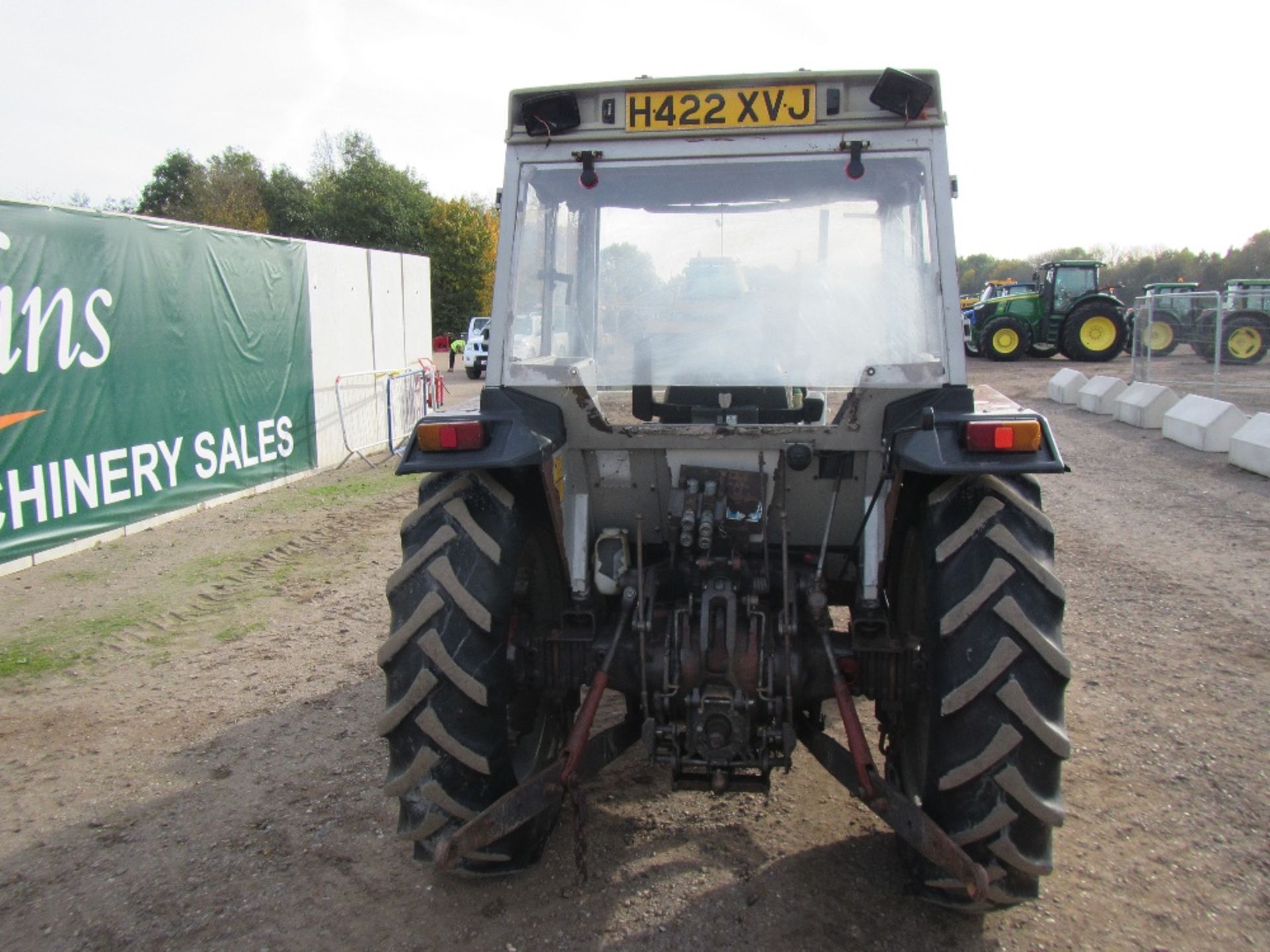 Massey Ferguson 362 4wd Tractor 3 Gearsticks Reg. No. H422 XVJ Ser No S15001 - Image 6 of 17