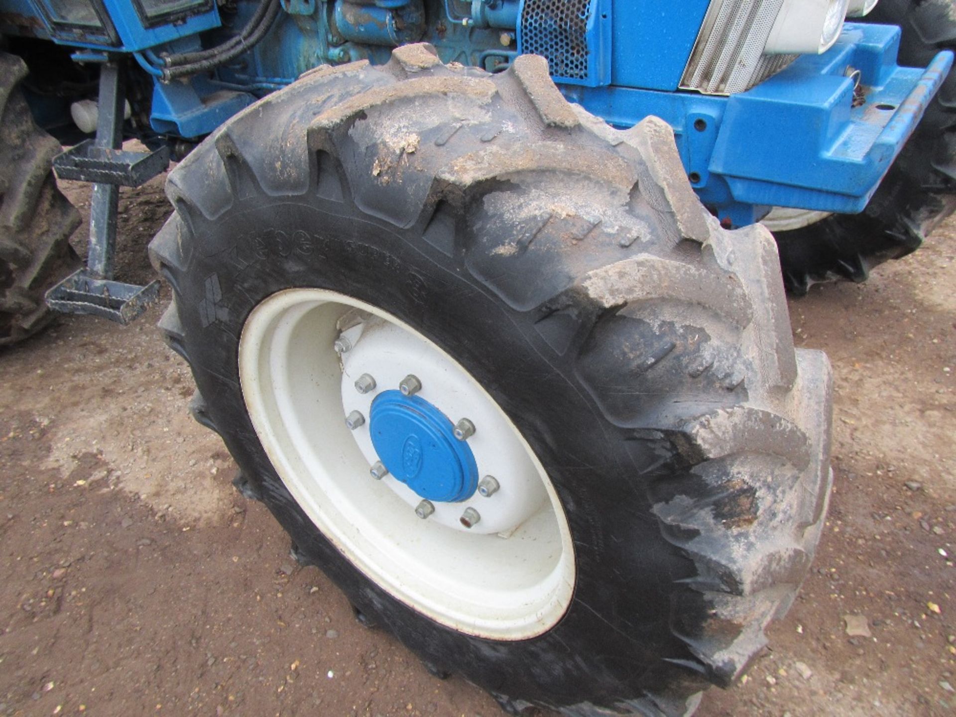 Ford 5610 4wd Tractor. 3200 Hrs Reg No F230 ETH Ser No BB90387 - Image 4 of 15