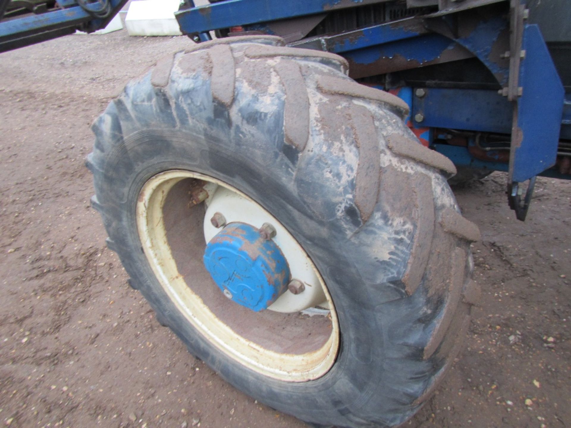 Ford 8340 SLE Tractor. Bomford 4414 Front Loader, Powerstar Engine, 2 Spools, Muck Fork, 16x16 - Image 11 of 17