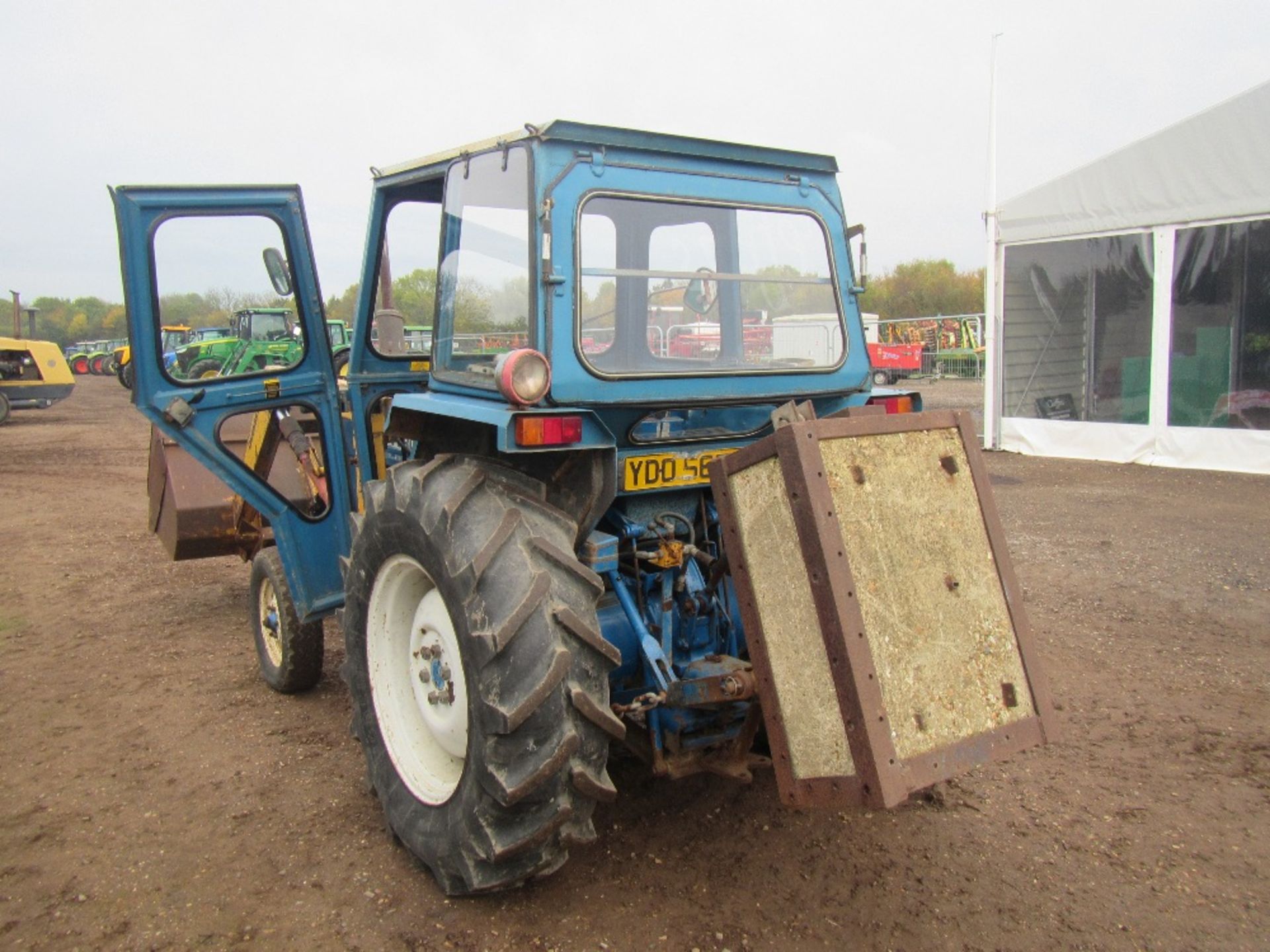 1979 Ford 4600 Tractor. Loader, Power Steering, Bucket, 14.9R28 Tyres. 2887 hrs. Ser No B999392 - Image 10 of 18