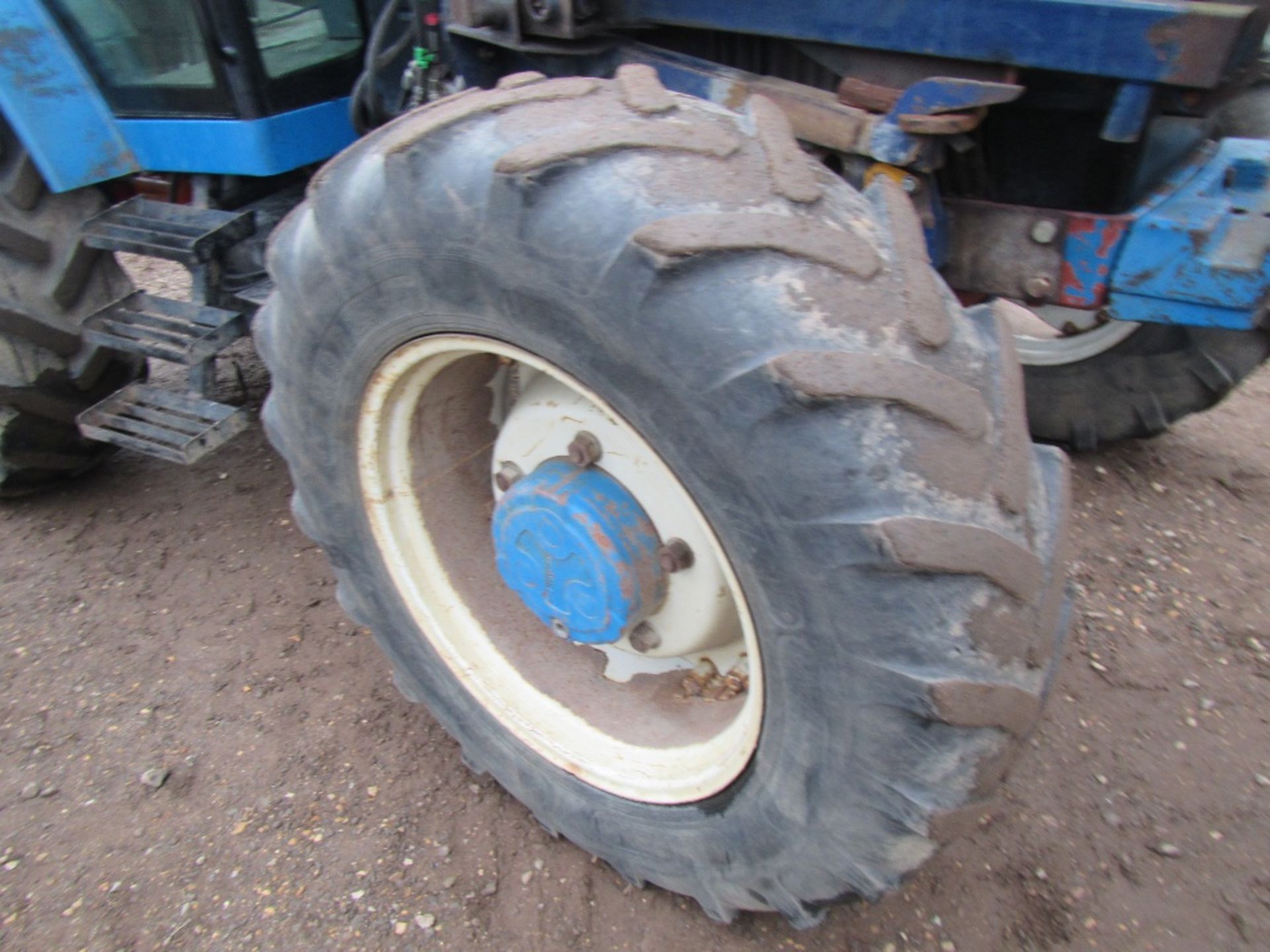 Ford 8340 SLE Tractor. Bomford 4414 Front Loader, Powerstar Engine, 2 Spools, Muck Fork, 16x16 - Image 4 of 17