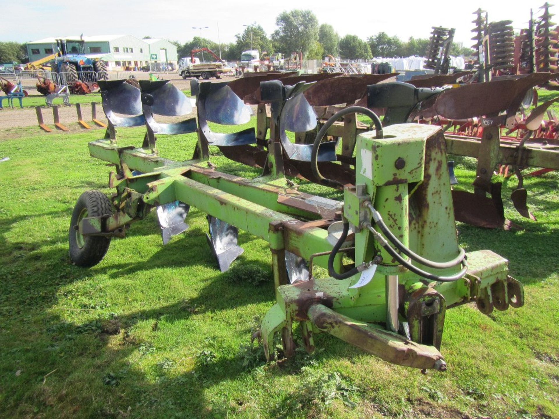 Dowdeswell DPTD 4 & 1 14in Reversible Plough