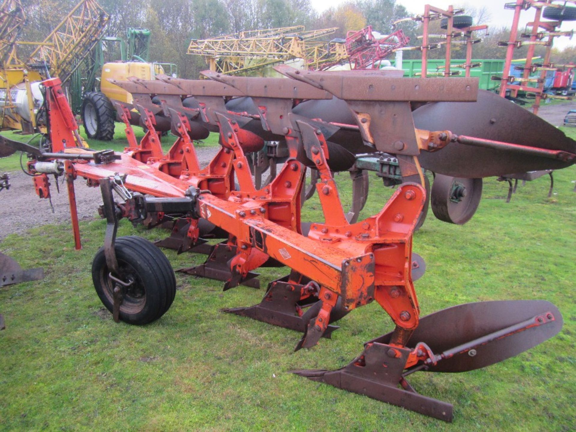 Kuhn 5 Furrow Reversible Plough - Image 3 of 4