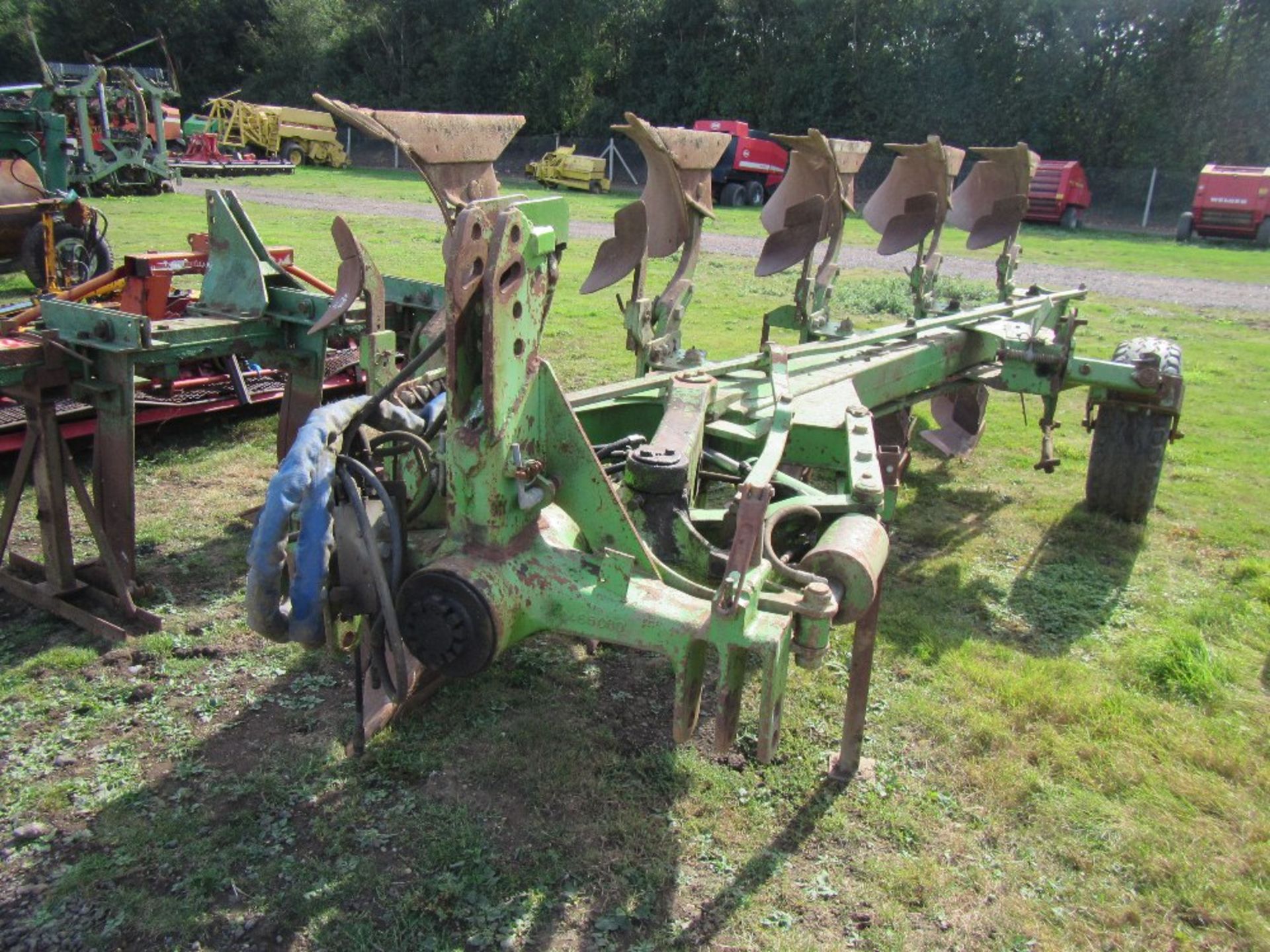 Dowdeswell 5 Furrow Hydraulic Vari Width Reversible Plough with DD-Bodies - Image 2 of 4
