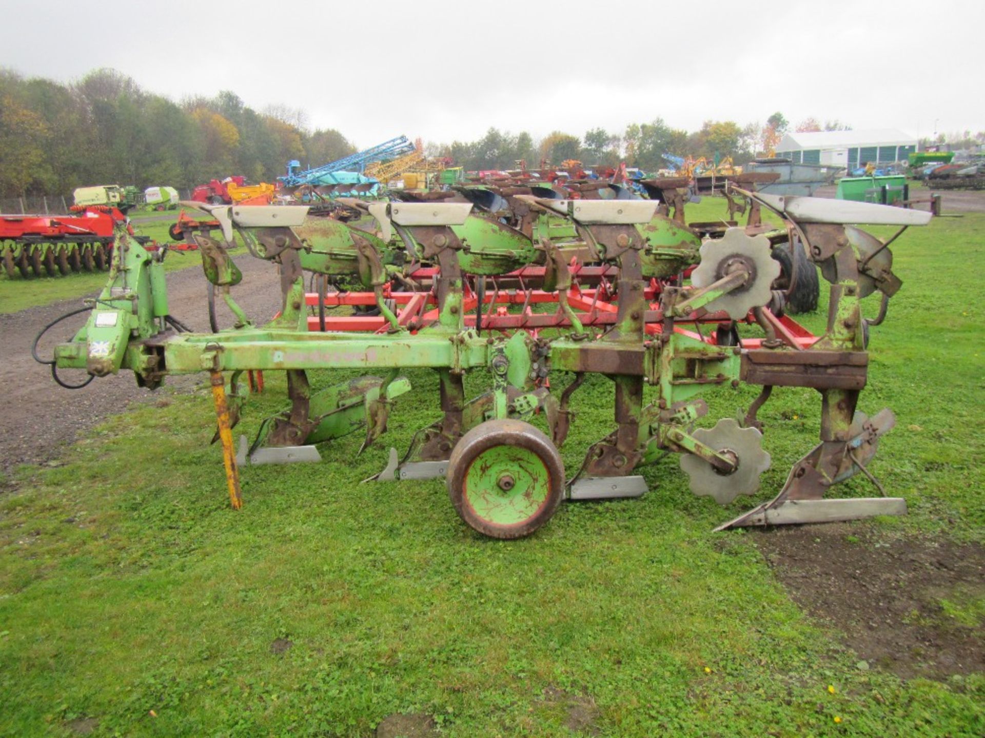 Dowdeswell DP8 4 Furrow Plough 3+1 - Image 4 of 5