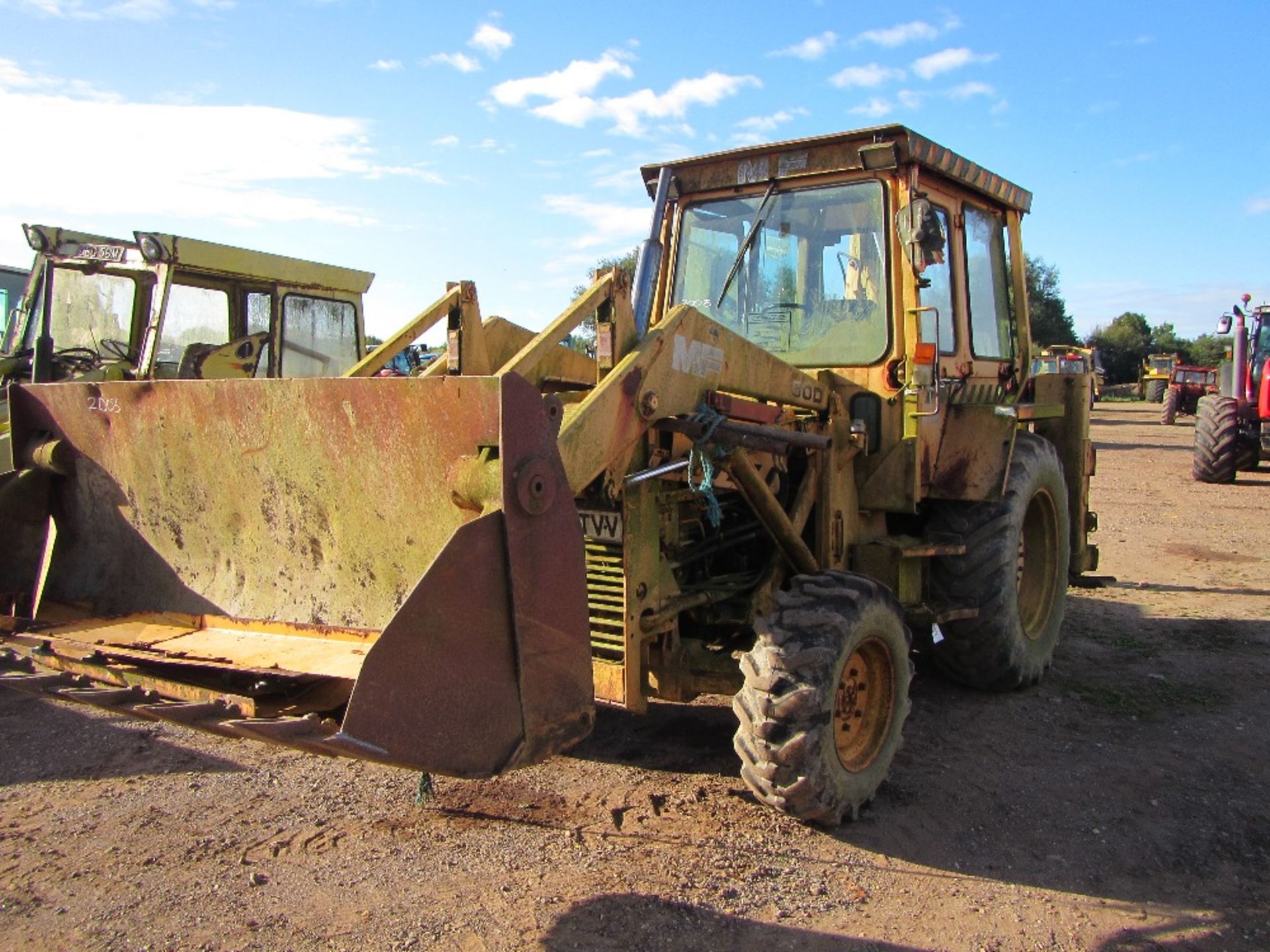 Massey Ferguson 50D 4wd Digger c/w 4 in 1 Shuttle, Perkins Engine, full set of Rear Buckets.