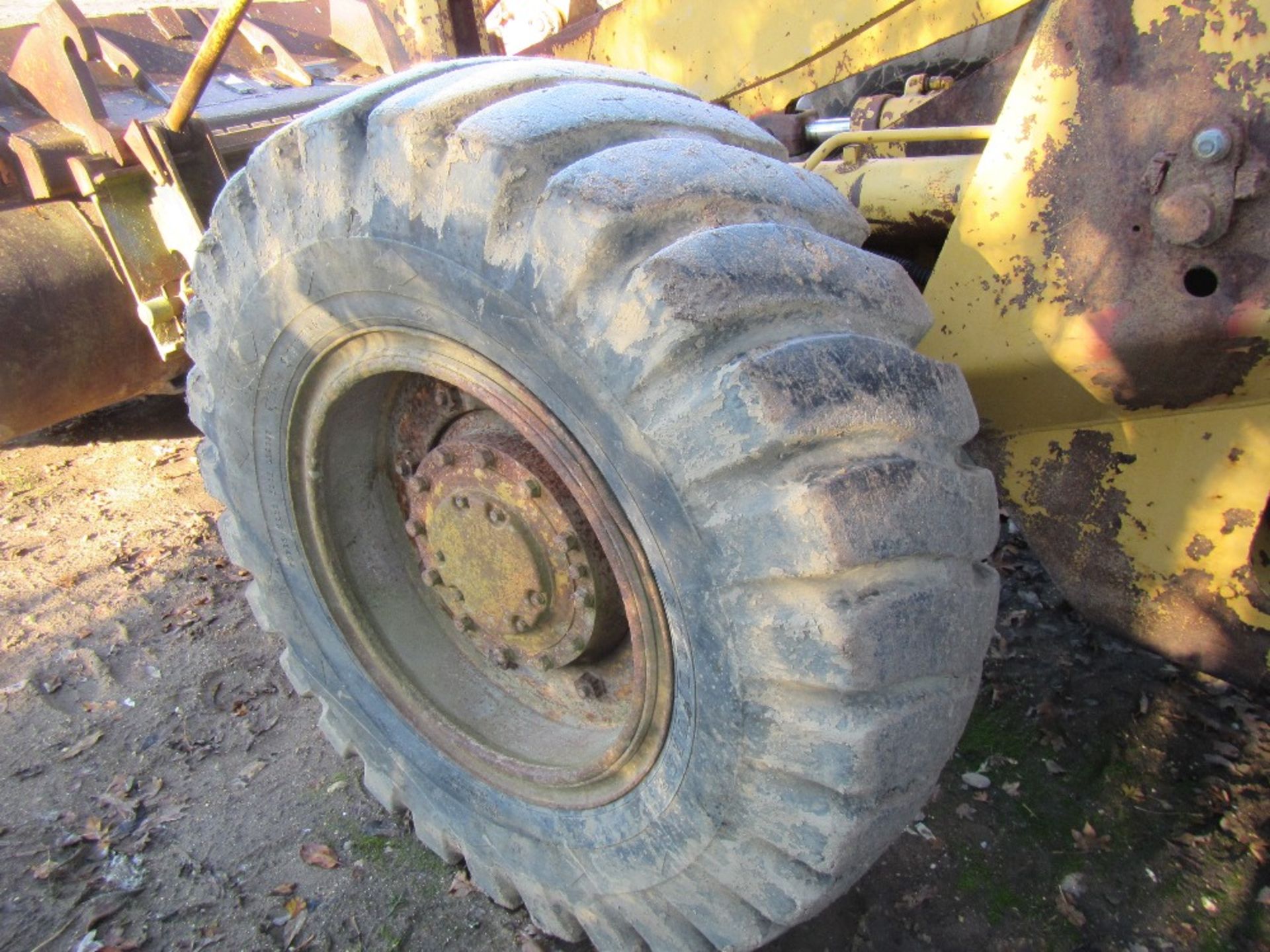 Cat 910 Loading Shovel c/w Bucket Ser. No. 40Y1051 - Image 6 of 7