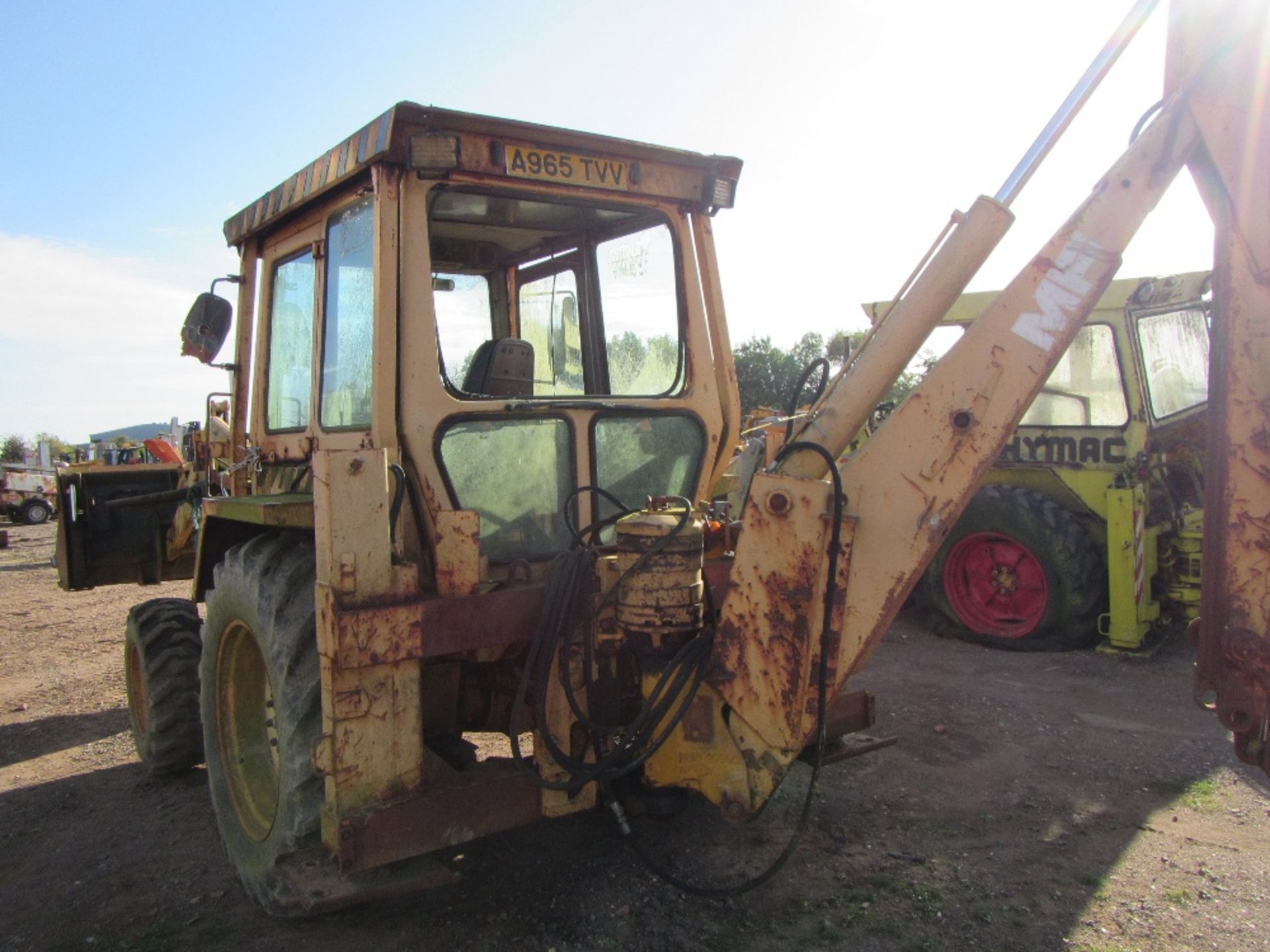 Massey Ferguson 50D 4wd Digger c/w 4 in 1 Shuttle, Perkins Engine, full set of Rear Buckets. - Image 4 of 4