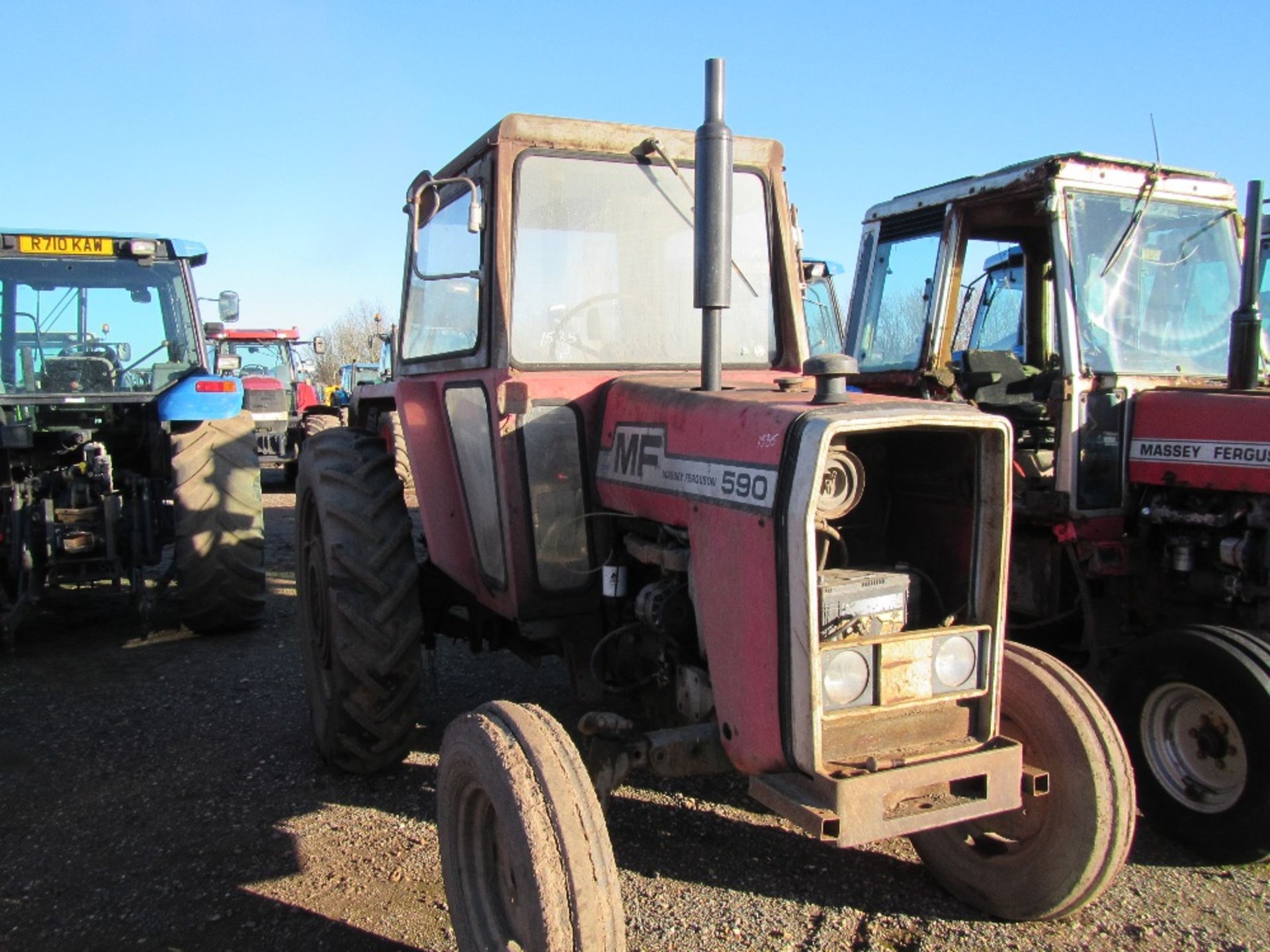 1976 Massey Ferguson 590 Tractor c/w Rear PAVT Wheels. Reg Docs will be supplied Reg. No. USF - Image 2 of 7