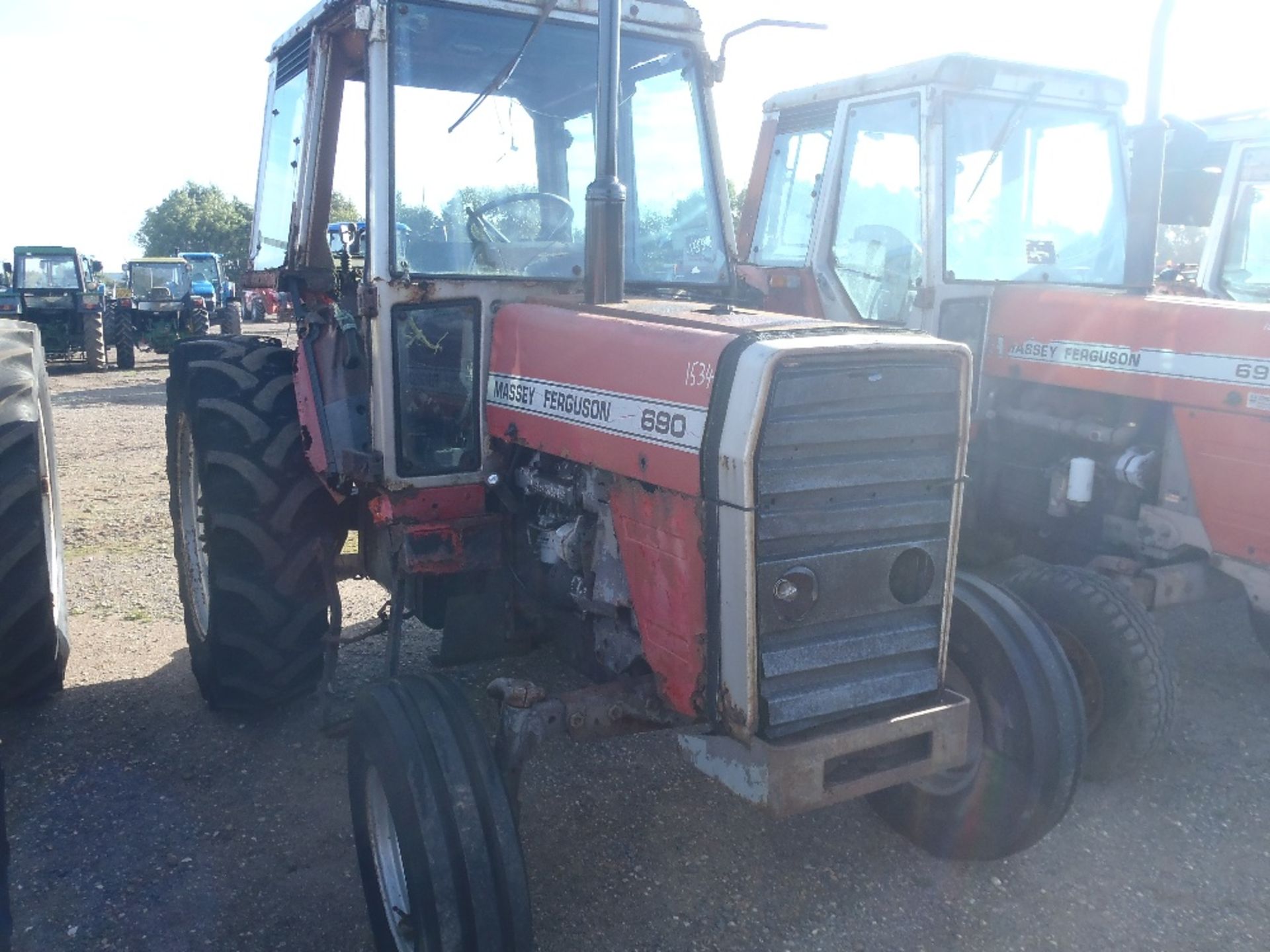 Massey Ferguson 690 Tractor. Ser. No. 701117 - Image 2 of 7