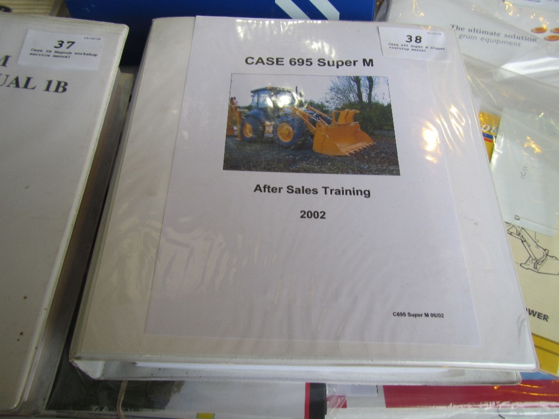 Case 695 Super M Digger training manual