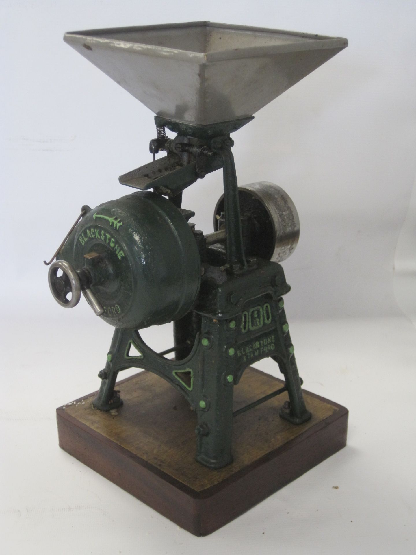 Blackstone Stamford scale model grinding mill, with reciprocating feed trough and mounted to a - Image 2 of 2